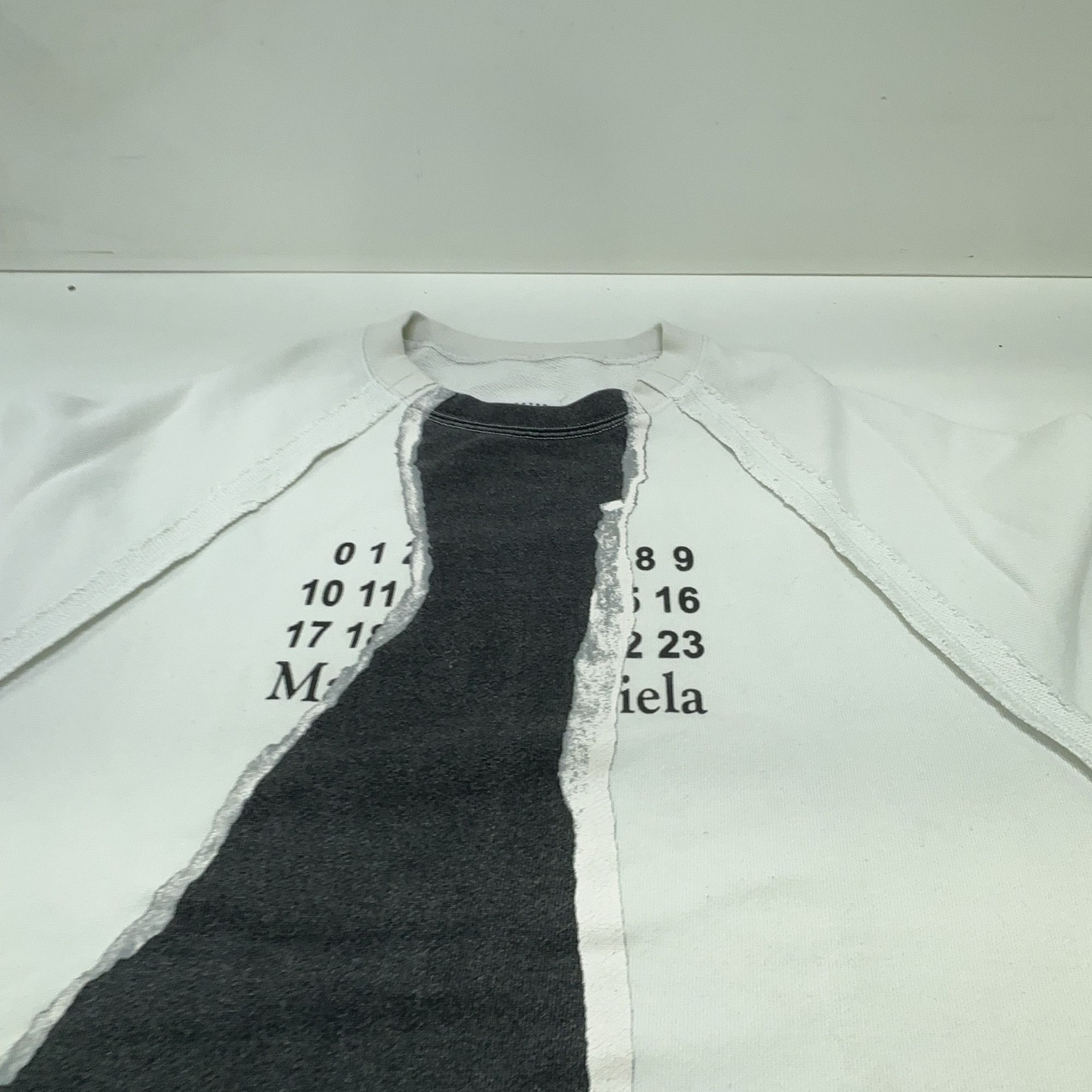 Maison Margiela Maison Margiela Contrast Panel Sweatshirt US S Size US S / EU 44-46 / 1 - 7 Thumbnail