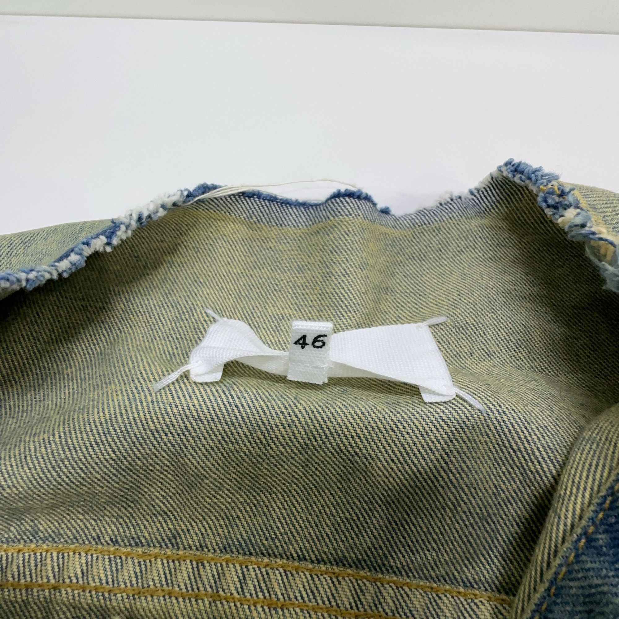 Maison Margiela Maison Margiela Frayed Collar Denim Jacket Size 46 Size US S / EU 44-46 / 1 - 3 Thumbnail