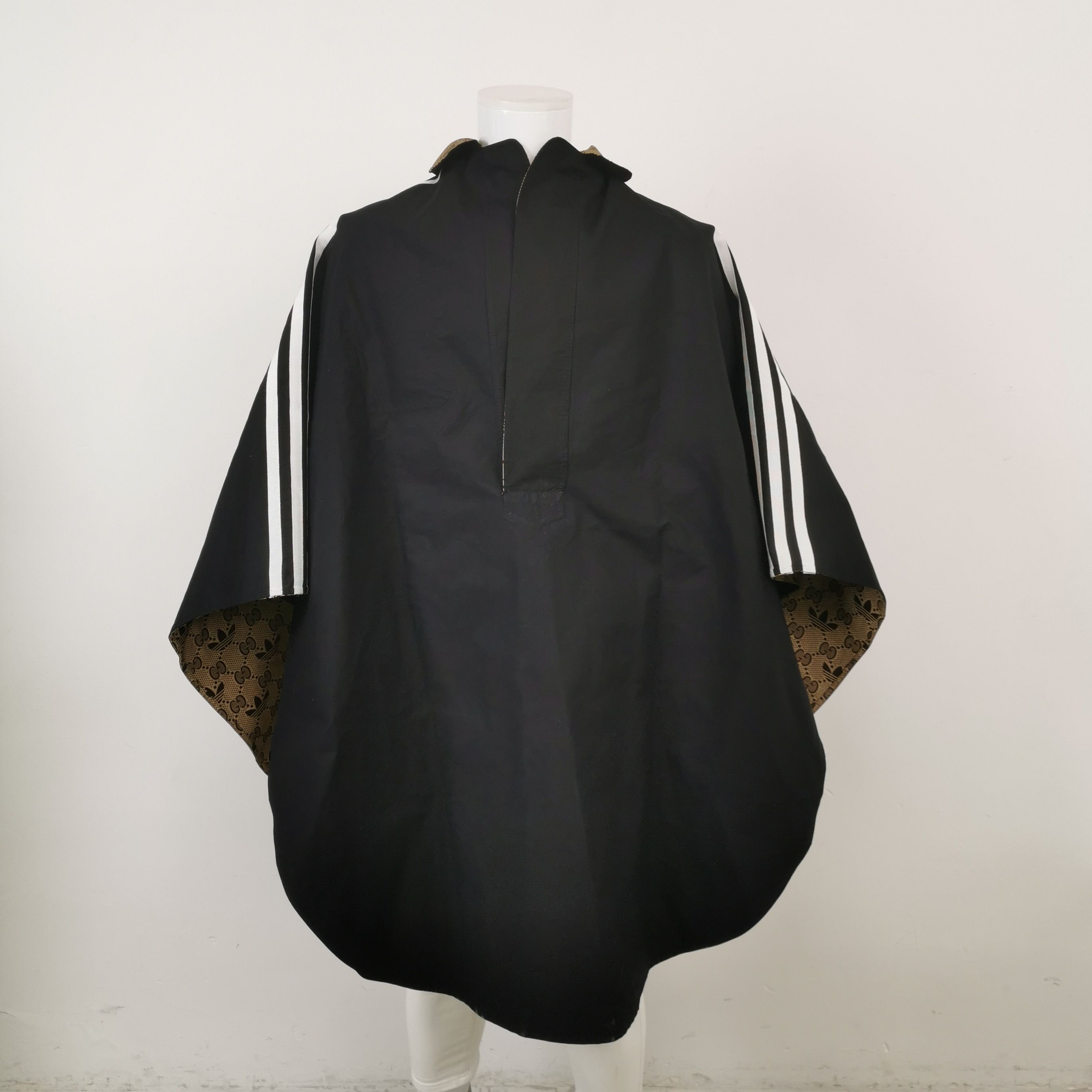 Gucci Gucci Men m Cloaks Capes Size US M / EU 48-50 / 2 - 3 Thumbnail