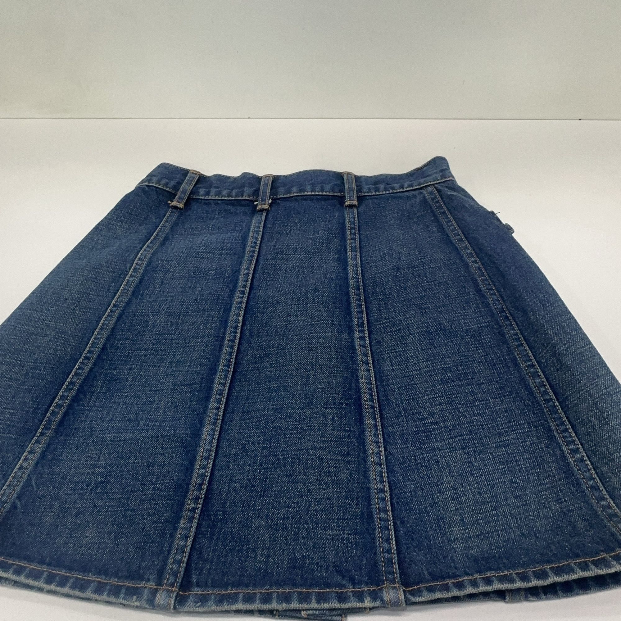 Celine Celine Gold Chain Denim Mini Skirt Size 27 Size 27" / US 4 / IT 40 - 8 Thumbnail