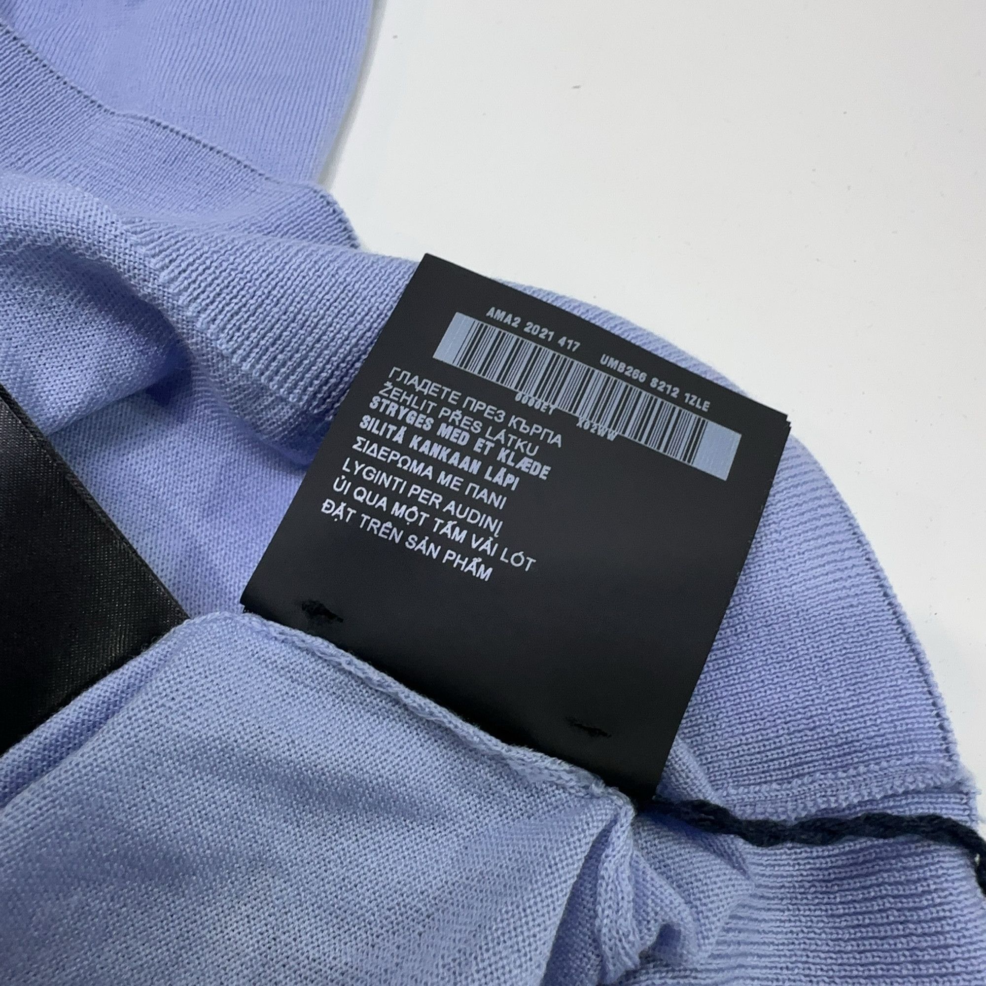 Prada Prada Logo Patch Sweater Size 50 Size US M / EU 48-50 / 2 - 7 Thumbnail