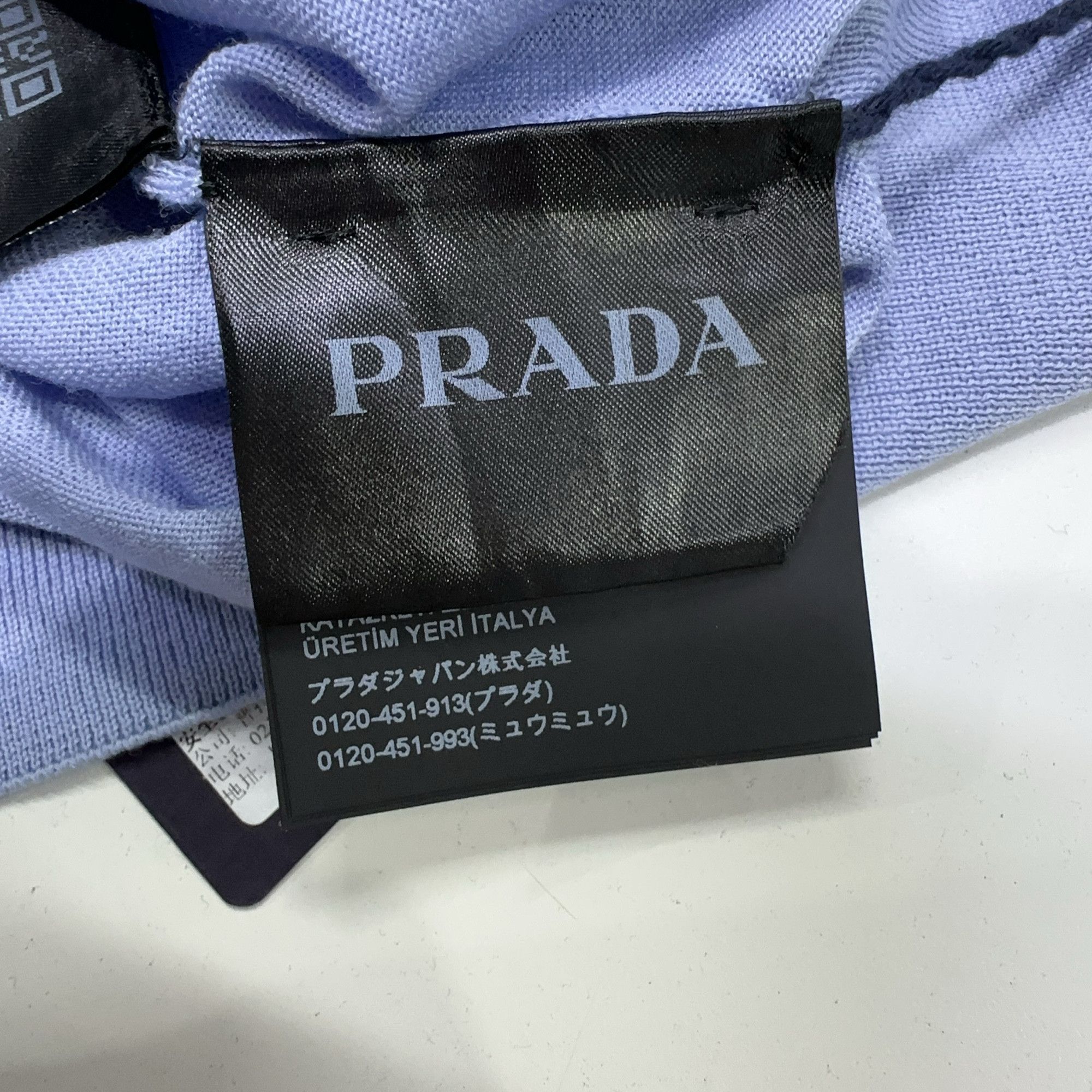 Prada Prada Logo Patch Sweater Size 50 Size US M / EU 48-50 / 2 - 5 Thumbnail