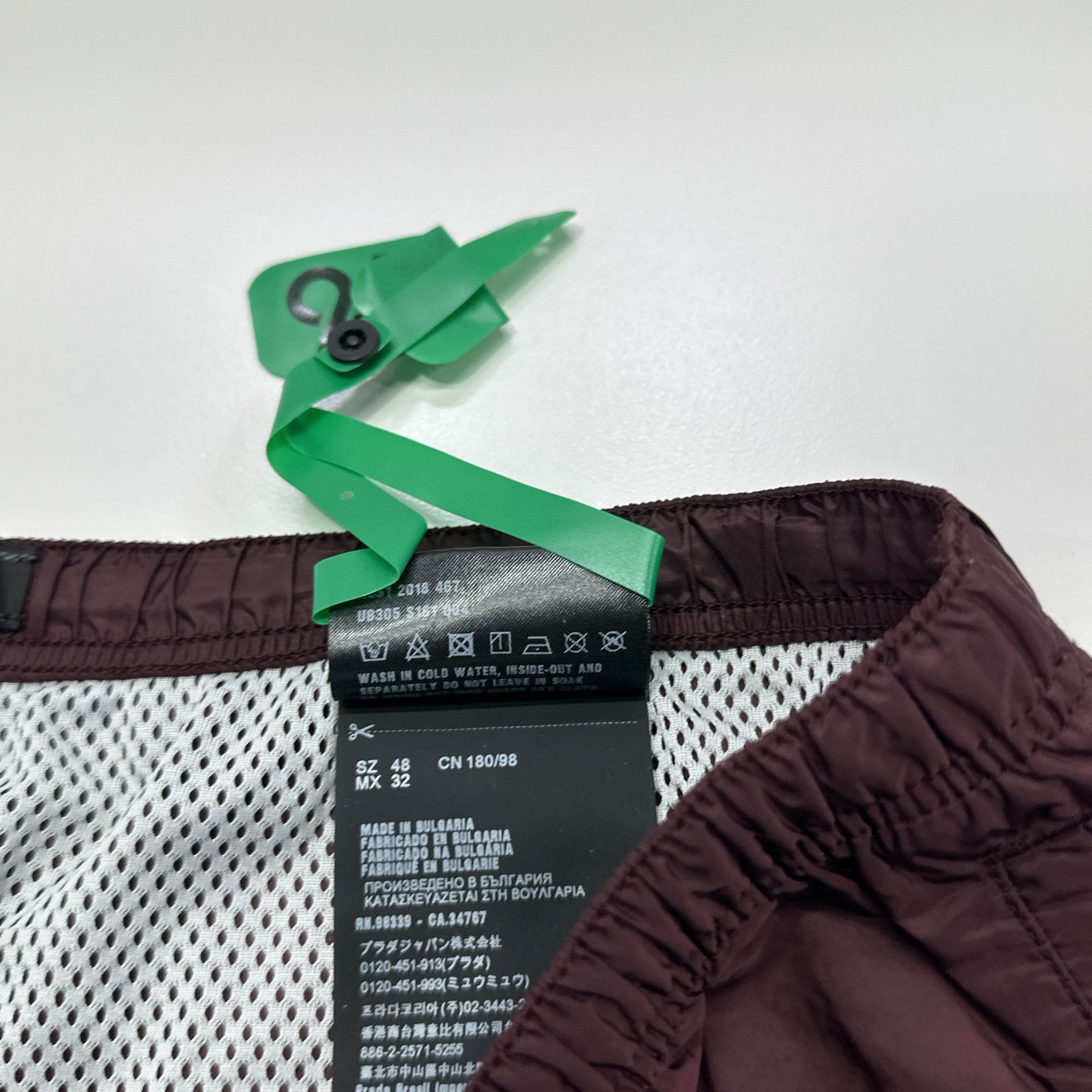 Prada PRADA Burgundy Nylon Shorts Size 32 Size US 32 / EU 48 - 5 Thumbnail