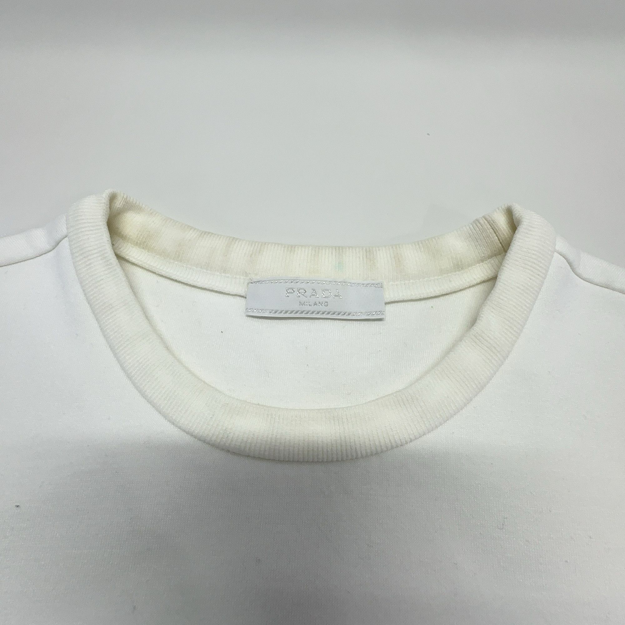 Prada Prada Embossed Logo T-Shirt Size M Size US M / EU 48-50 / 2 - 6 Thumbnail