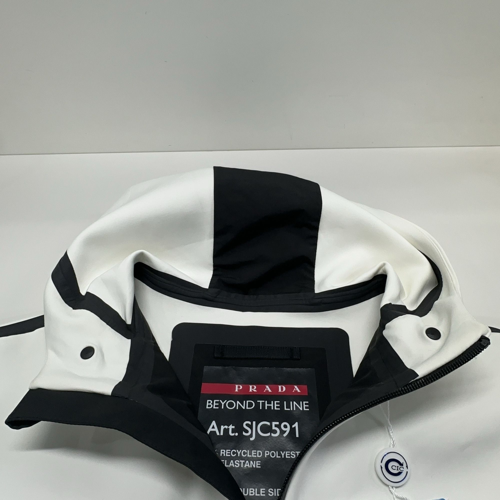 Prada Prada Linea Rossa Logo Hooded Vest Size M Size US M / EU 48-50 / 2 - 7 Thumbnail