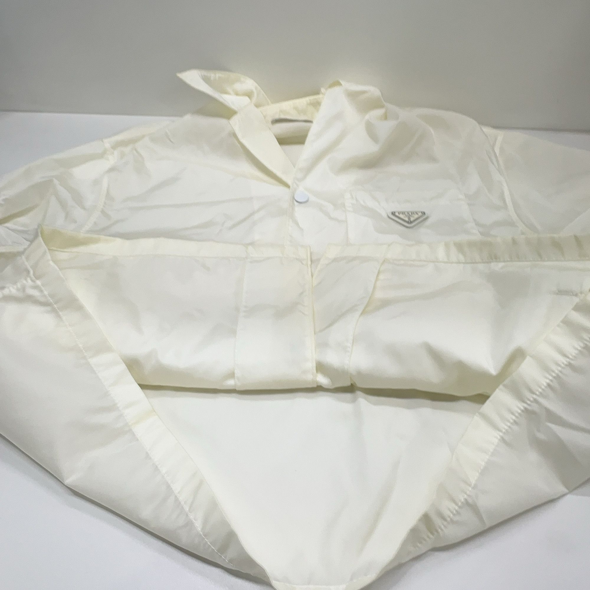 Prada Prada Re-Nylon Logo Shirt Size M Size US M / EU 48-50 / 2 - 7 Thumbnail