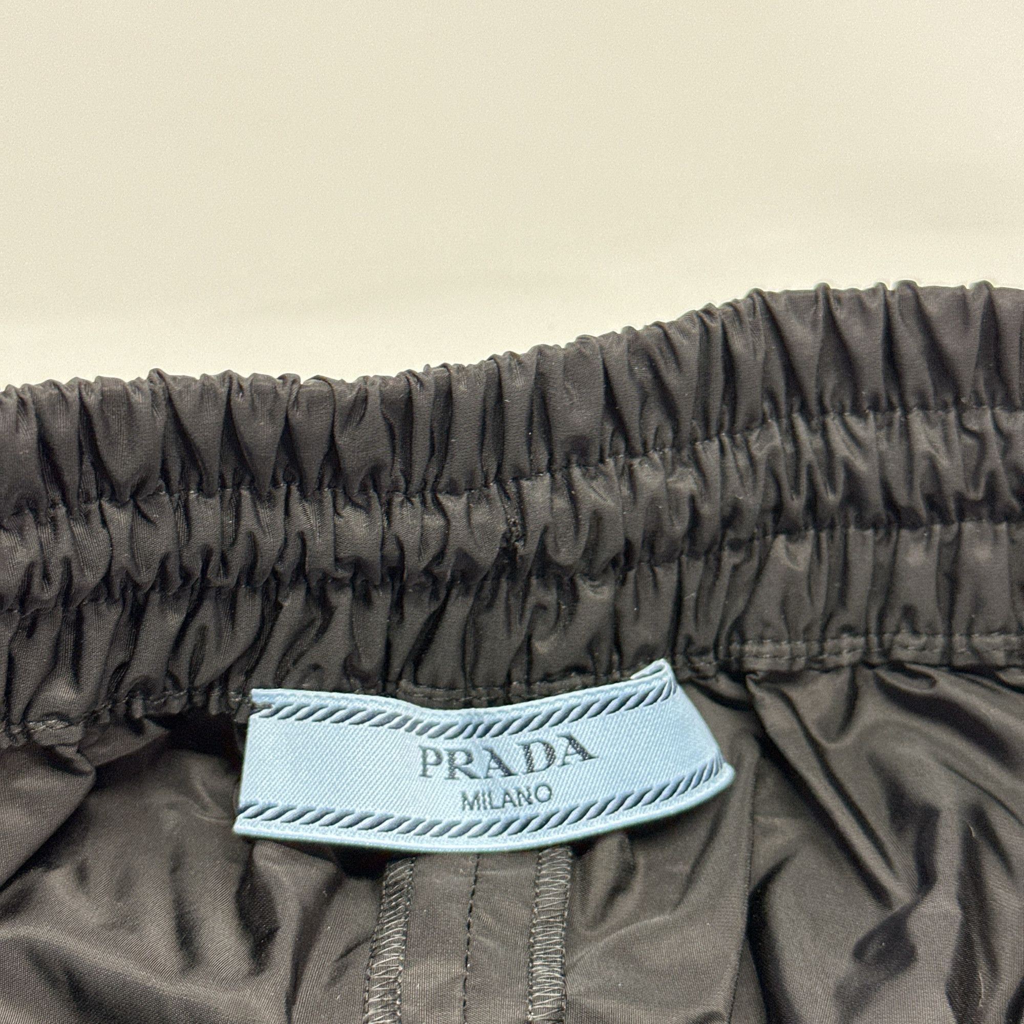 Prada Prada Re-Nylon Logo Shorts Size 36 Size 25" / US 0 / IT 36 - 3 Thumbnail