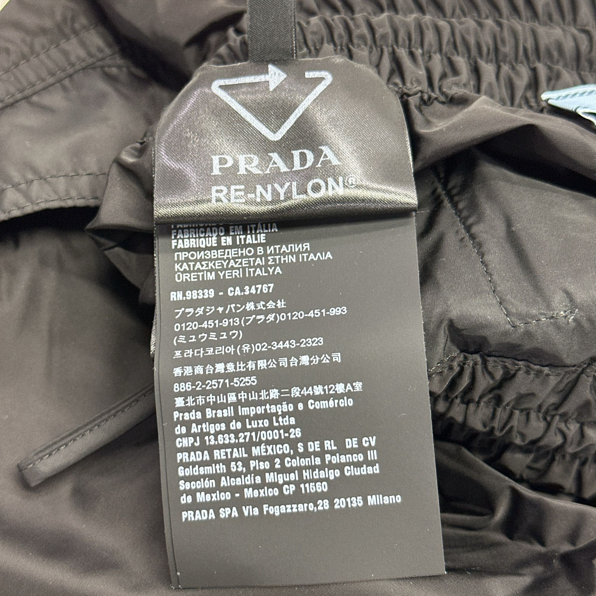 Prada Prada Re-Nylon Logo Shorts Size 36 Size 25" / US 0 / IT 36 - 5 Thumbnail