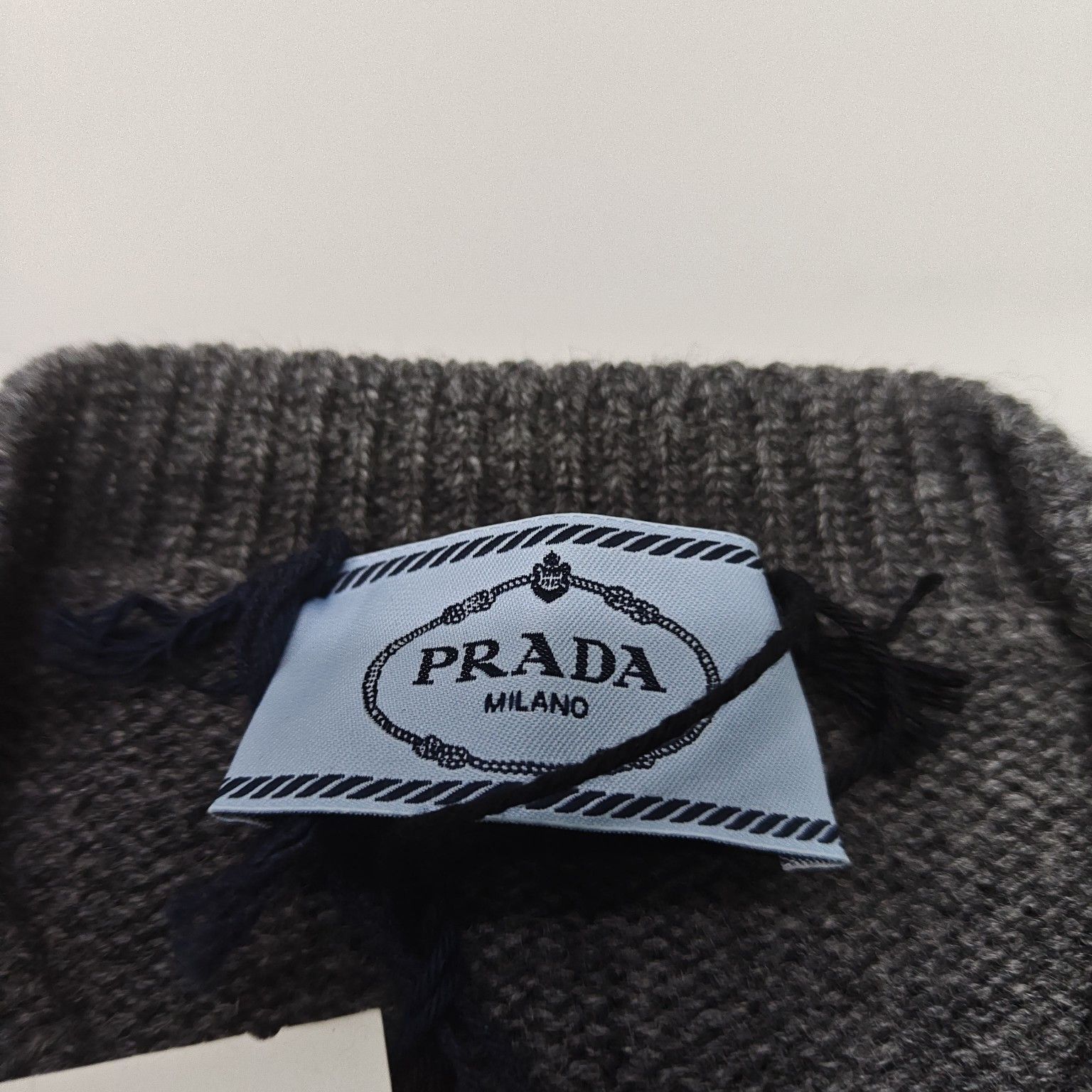 Prada Prada Cashmere Crewneck Sweater Size 44 Size M / US 6-8 / IT 42-44 - 2 Thumbnail