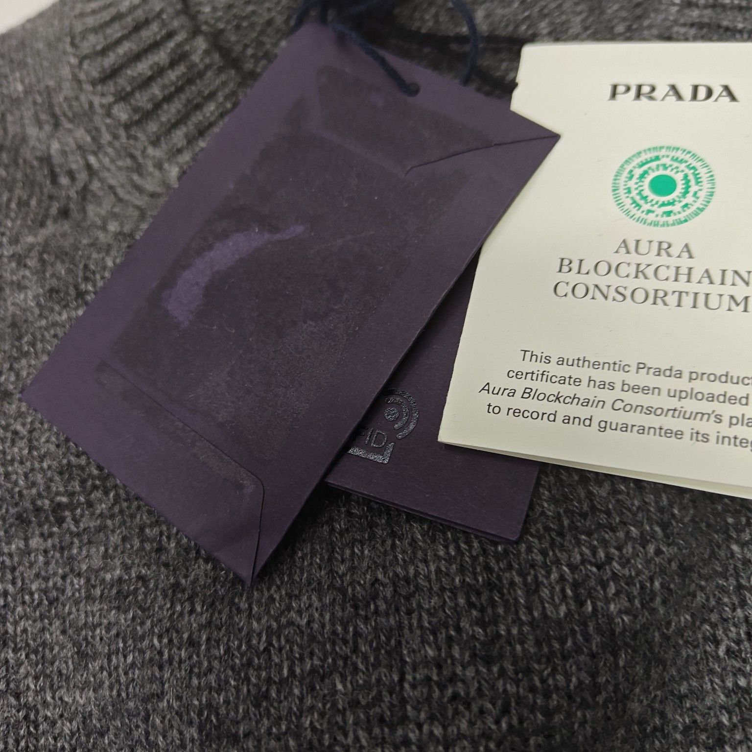 Prada Prada Cashmere Crewneck Sweater Size 44 Size M / US 6-8 / IT 42-44 - 3 Thumbnail