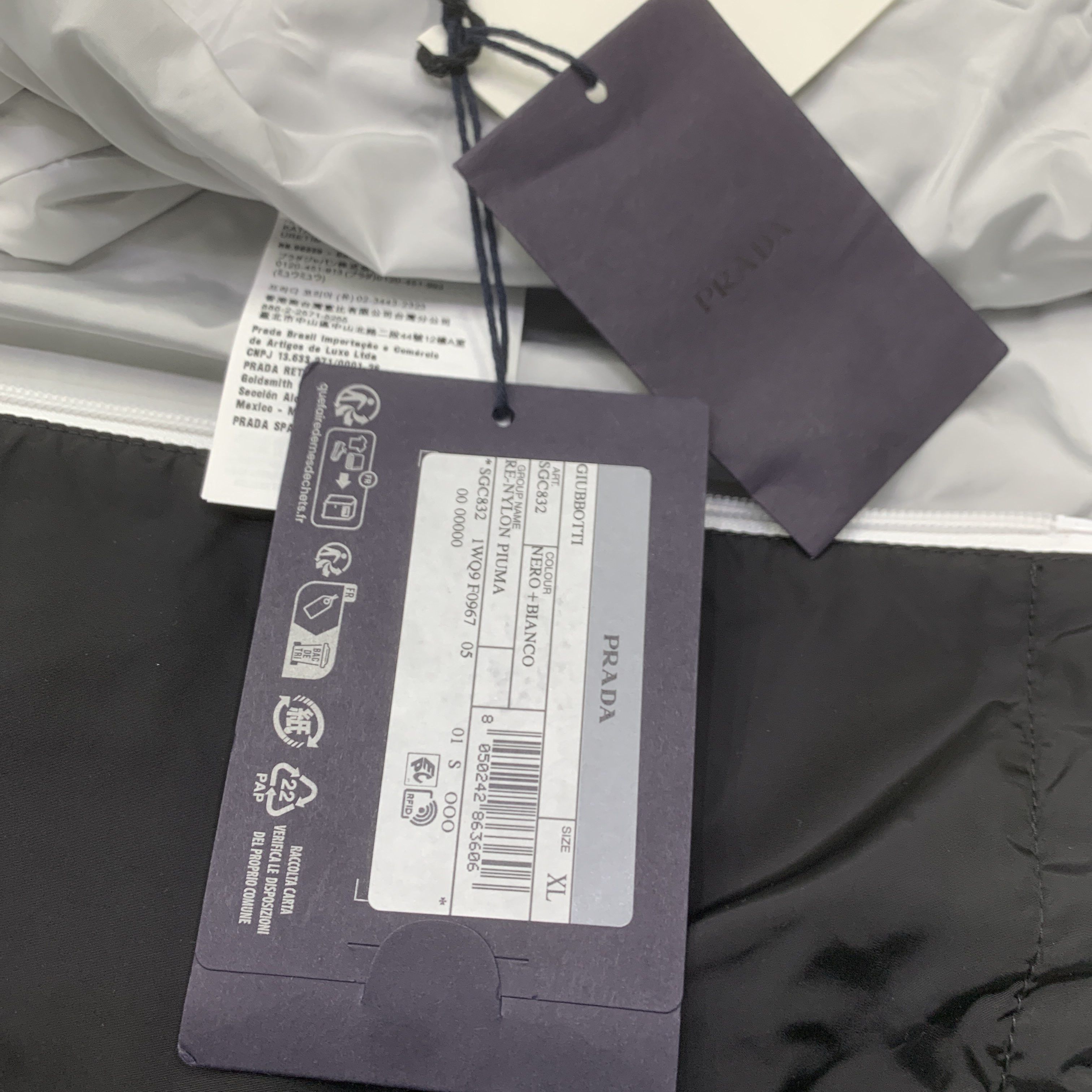 Prada Prada Re-Nylon Zip Up Jacket Size XL Size US XL / EU 56 / 4 - 4 Thumbnail