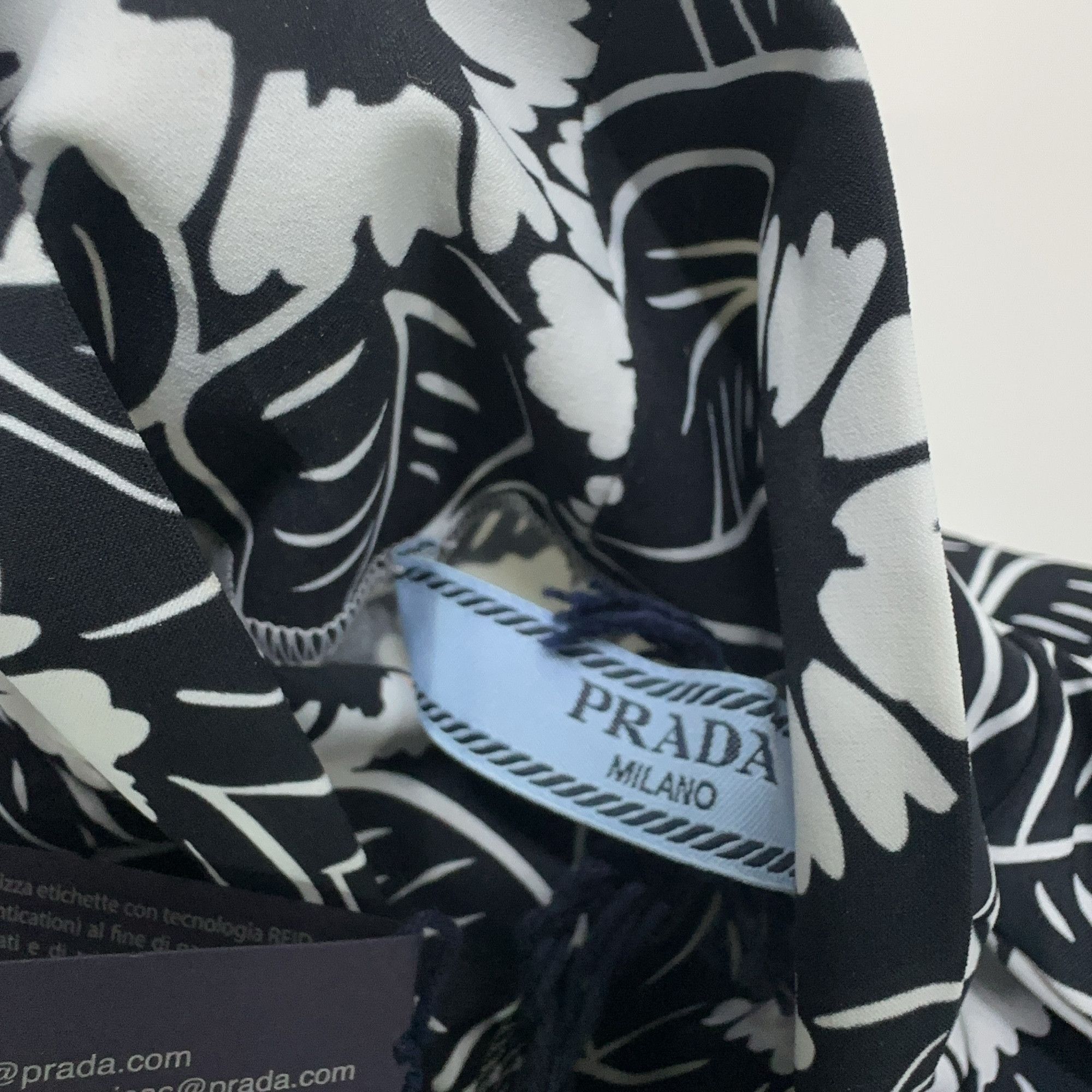 Prada Prada Floral High-Neck Long Sleeve Shirt Size 38 Size XS / US 0-2 / IT 36-38 - 5 Thumbnail