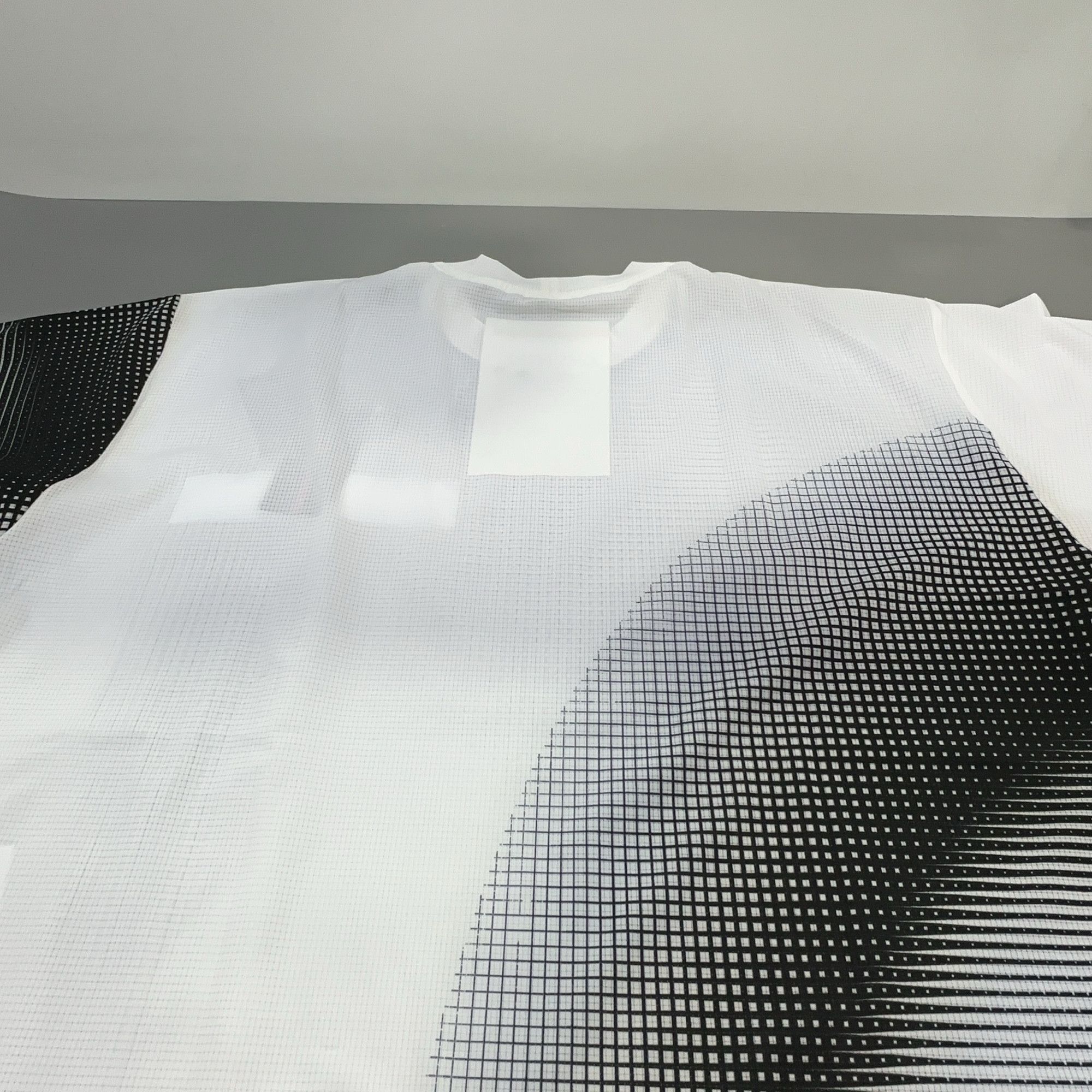Prada Prada Gradient Grid Print T-Shirt XXL Size US XXL / EU 58 / 5 - 11 Thumbnail