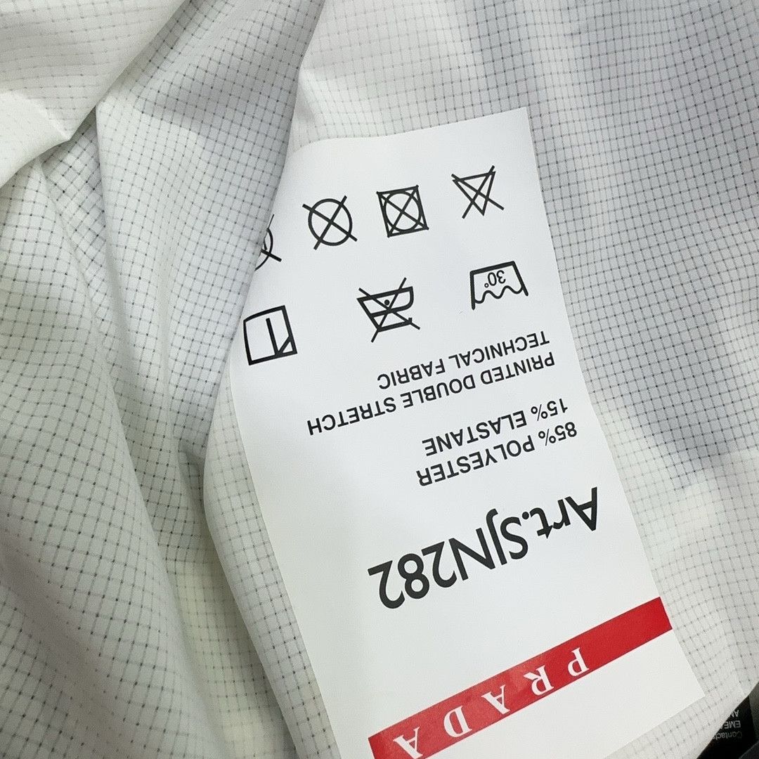 Prada Prada Gradient Grid Print T-Shirt XXL Size US XXL / EU 58 / 5 - 4 Thumbnail