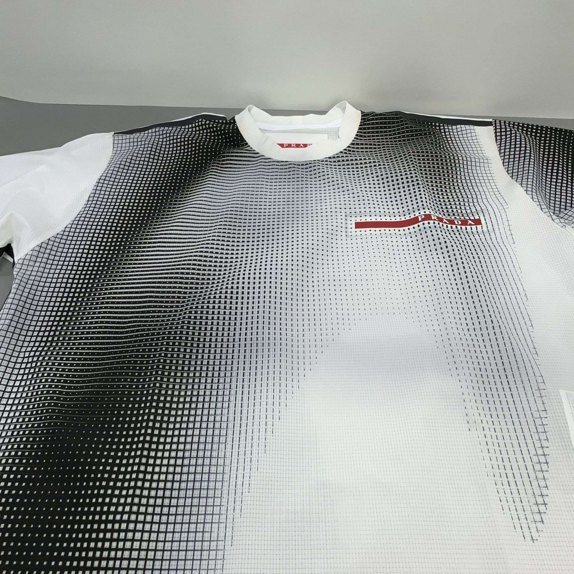 Prada Prada Gradient Grid Print T-Shirt XXL Size US XXL / EU 58 / 5 - 10 Thumbnail