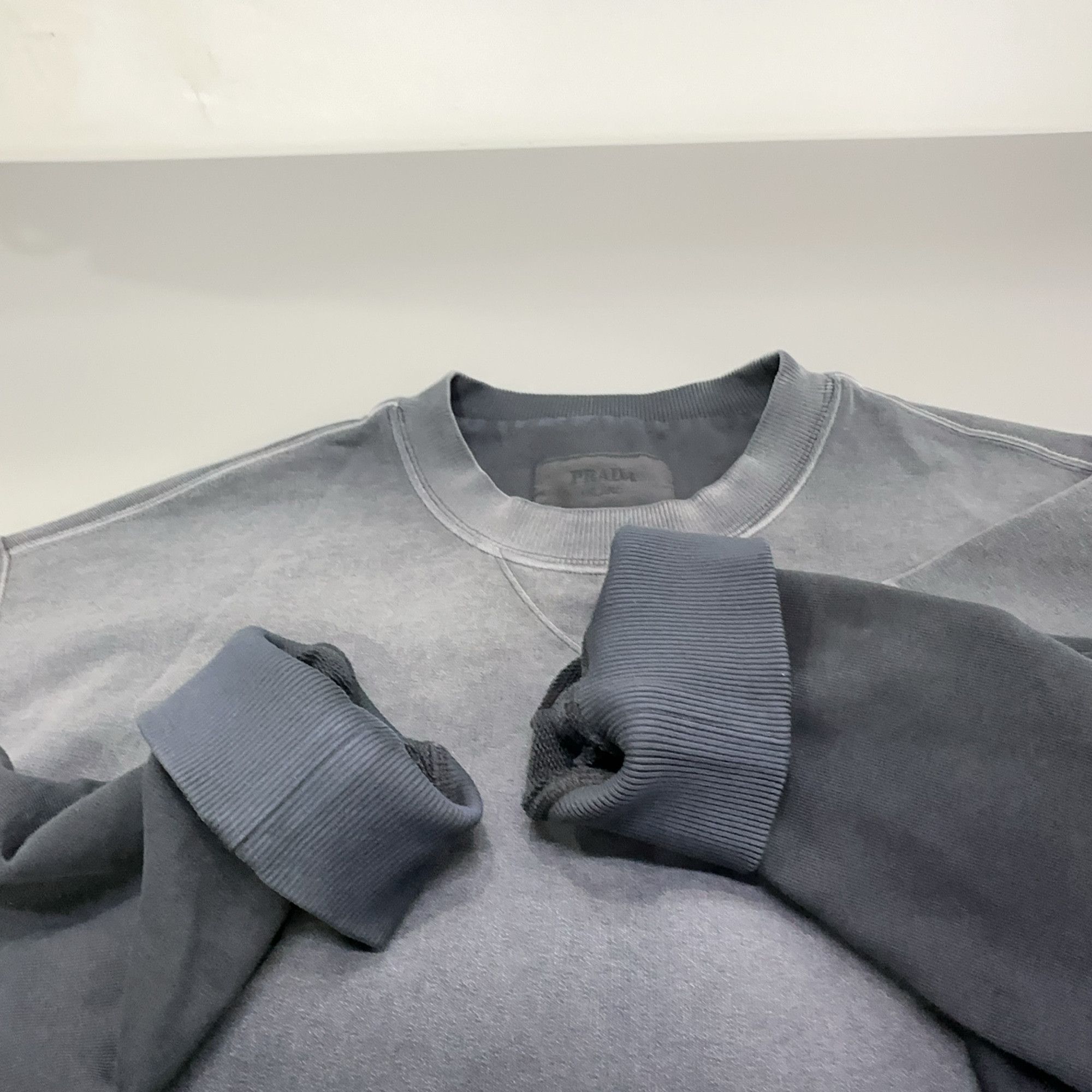 Prada Prada Ombre Logo Sweatshirt Size M Size US M / EU 48-50 / 2 - 7 Thumbnail