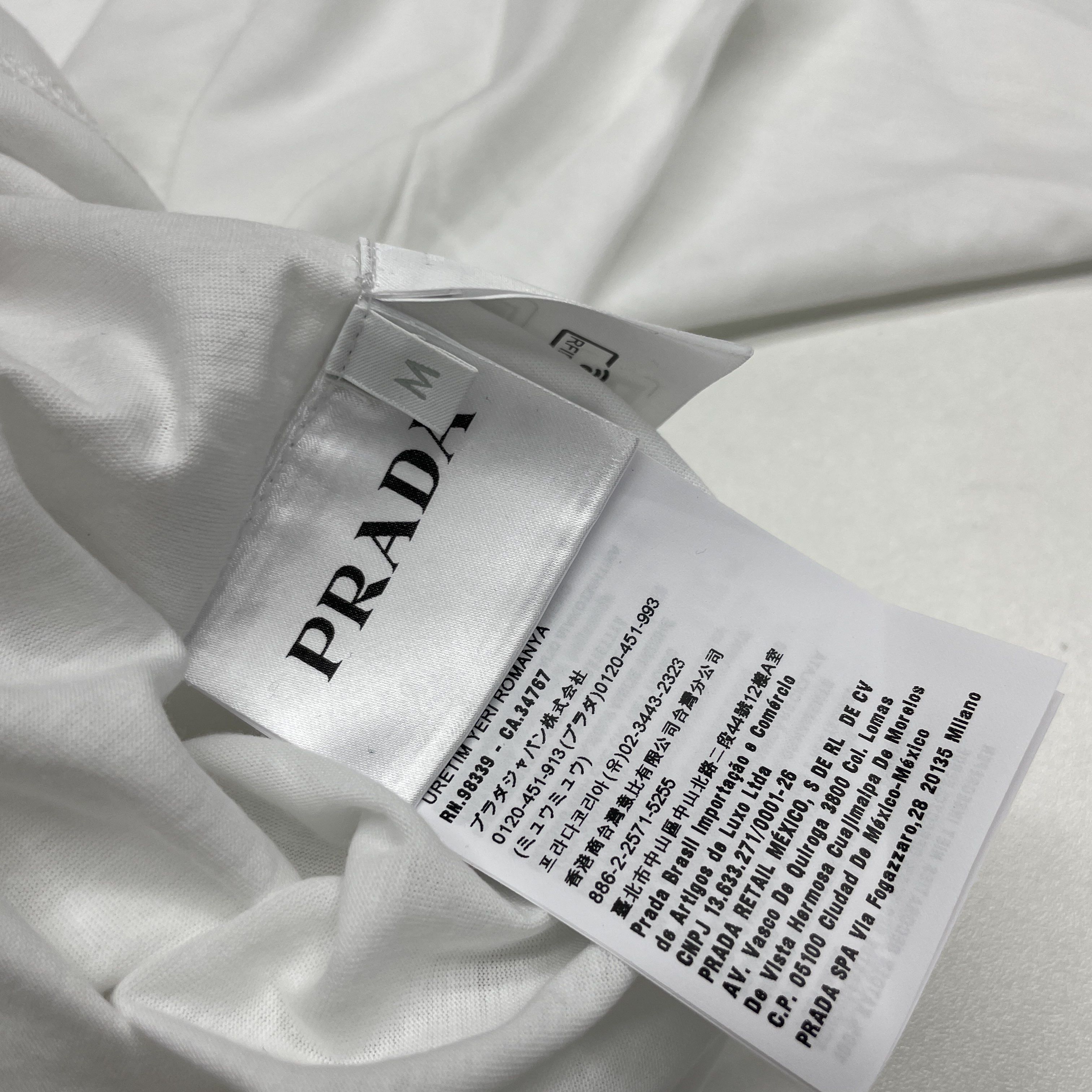 Prada Prada Triangle Logo T-Shirt Size M Size US M / EU 48-50 / 2 - 5 Thumbnail