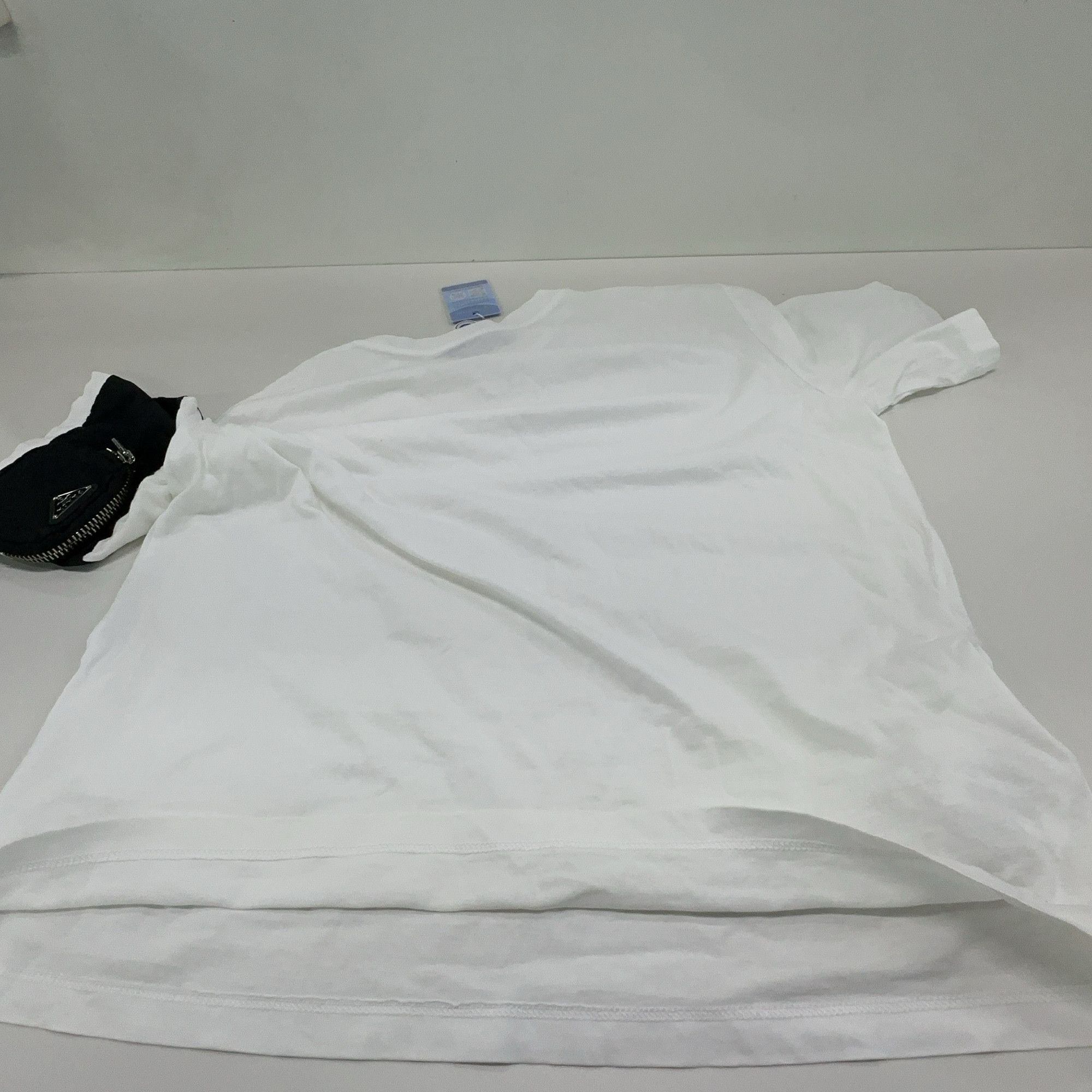 Prada Prada Zip Pocket Short Sleeve T-Shirt Size S Size US S / EU 44-46 / 1 - 7 Thumbnail