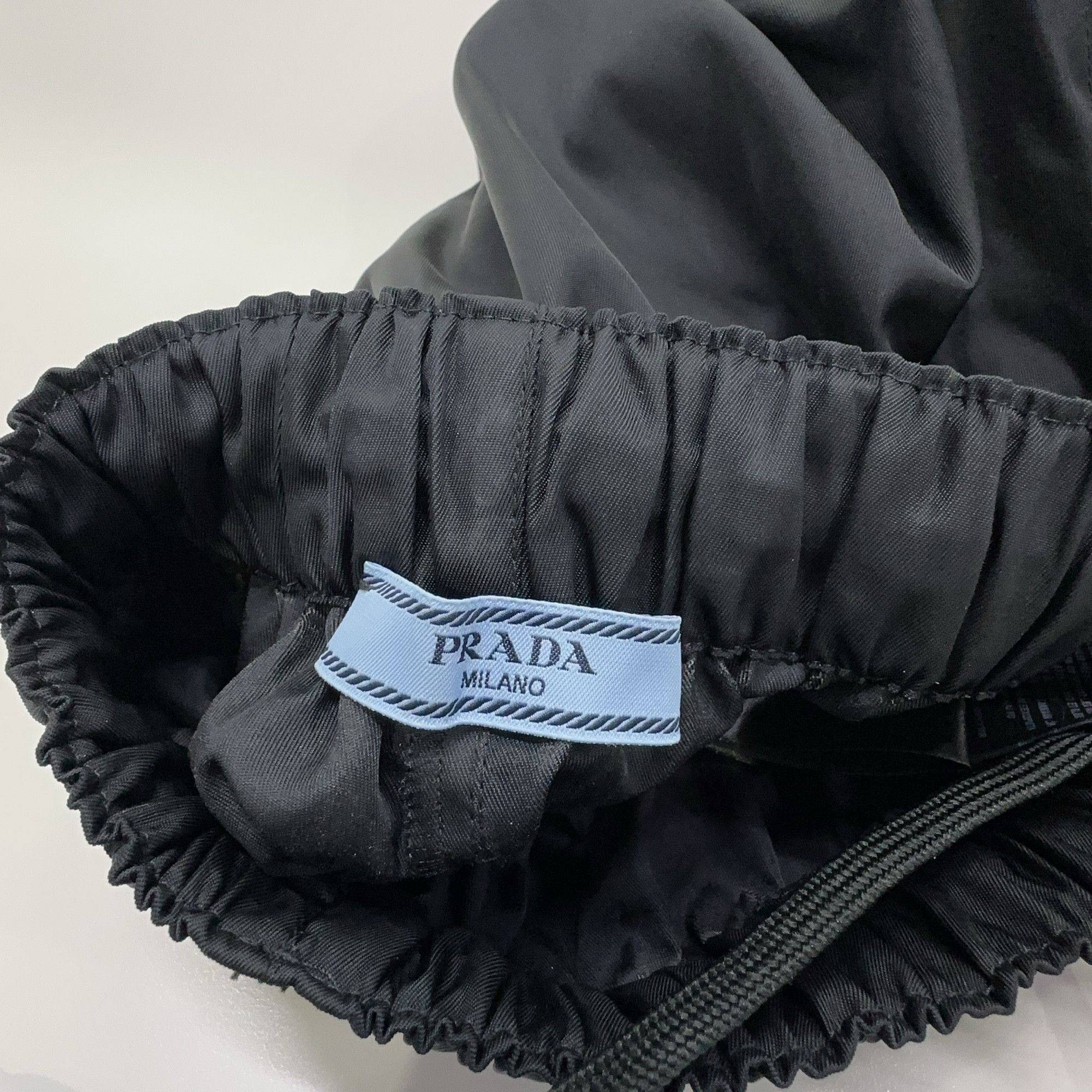 Prada Prada Triangle Logo Re-Nylon Shorts Size 36 Size 25" / US 0 / IT 36 - 5 Thumbnail