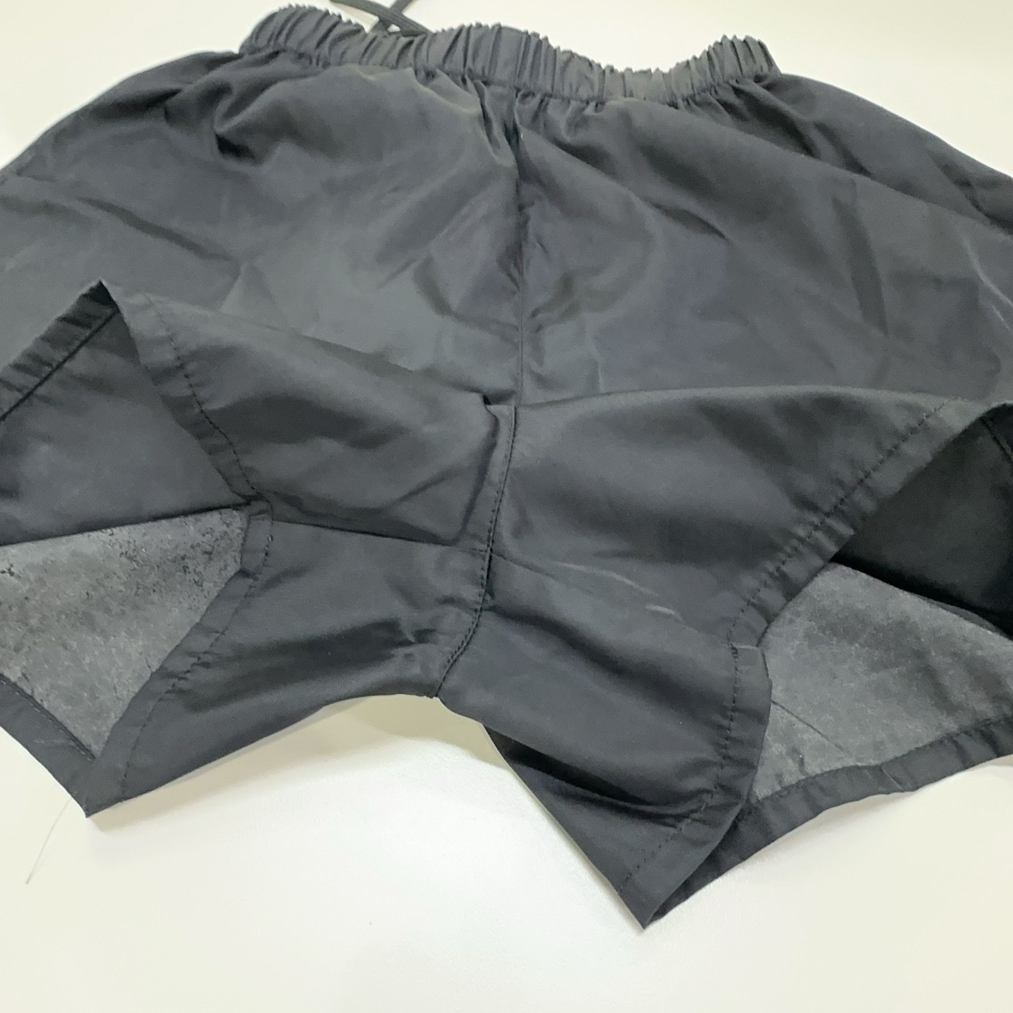 Prada Prada Triangle Logo Re-Nylon Shorts Size 36 Size 25" / US 0 / IT 36 - 8 Thumbnail