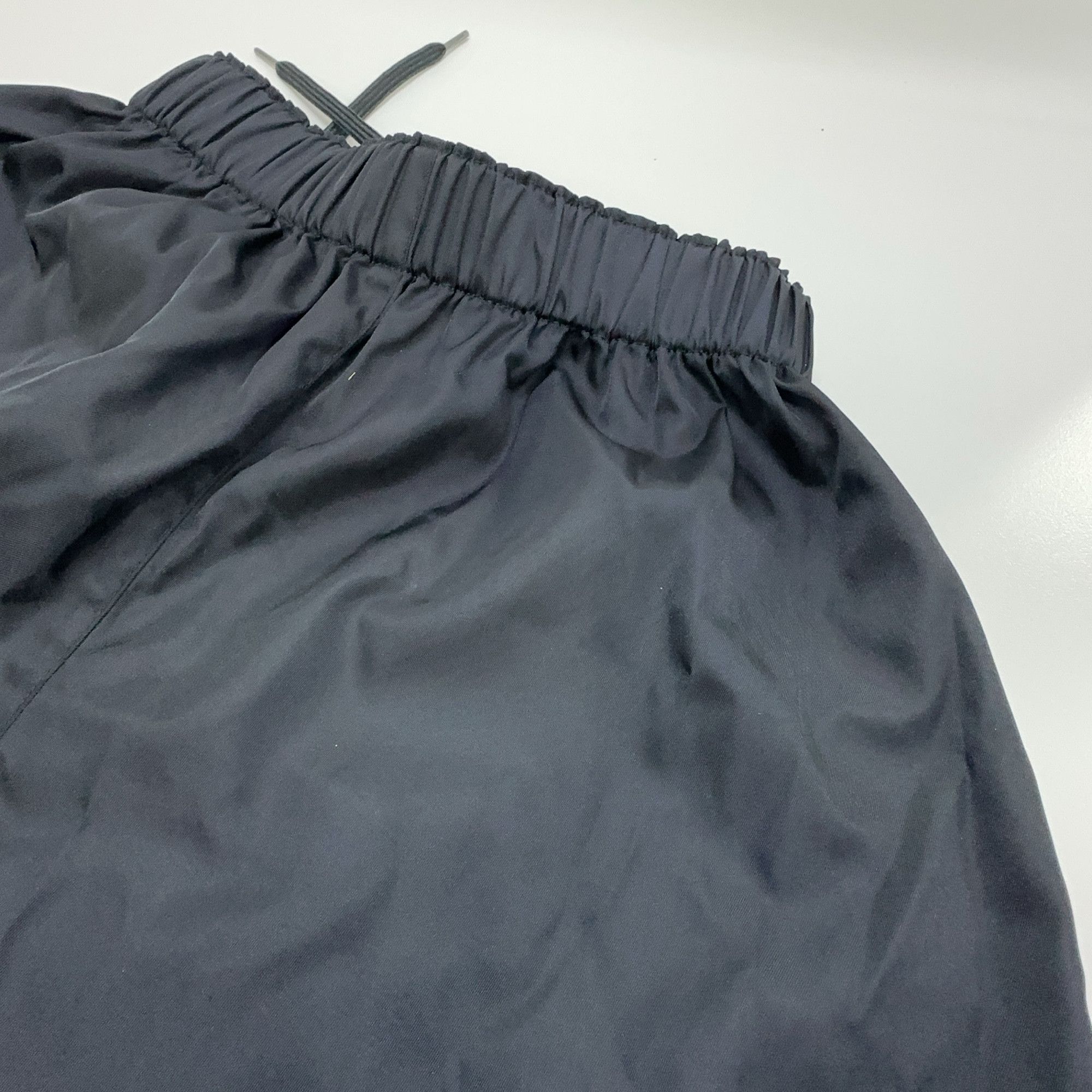 Prada Prada Triangle Logo Re-Nylon Shorts Size 36 Size 25" / US 0 / IT 36 - 10 Thumbnail