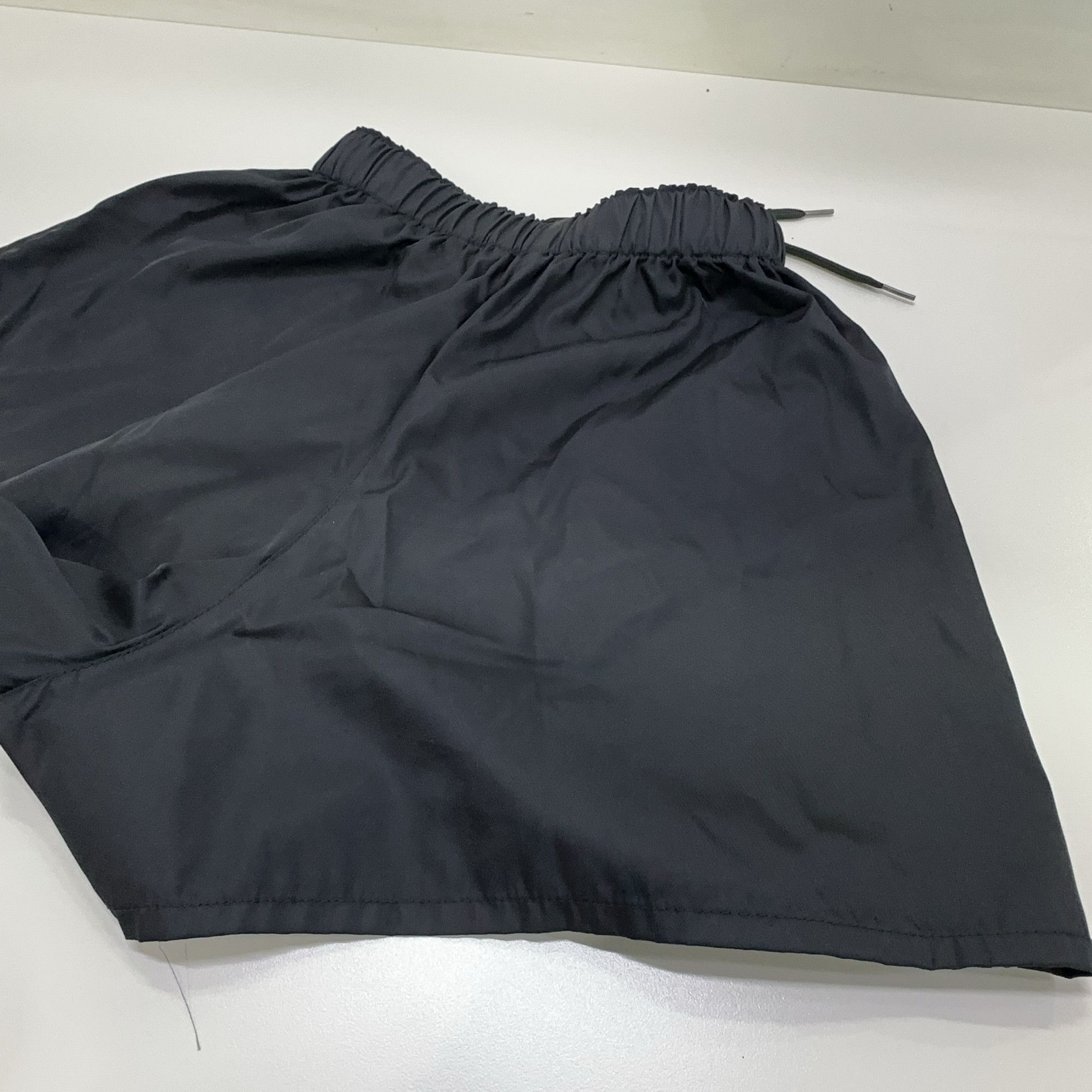 Prada Prada Triangle Logo Re-Nylon Shorts Size 36 Size 25" / US 0 / IT 36 - 12 Thumbnail
