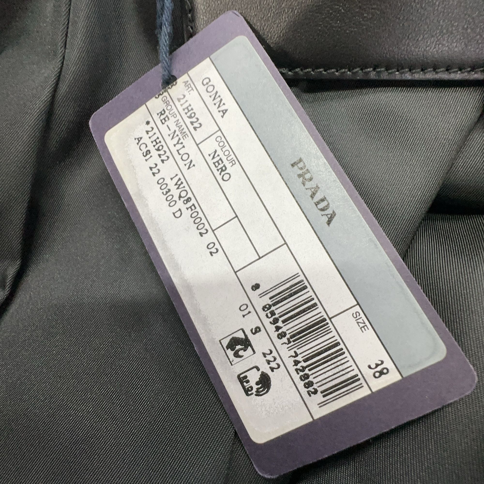 Prada Prada Re-Nylon Pleated Skirt Size 38 Size 26" / US 2 / IT 38 - 3 Thumbnail