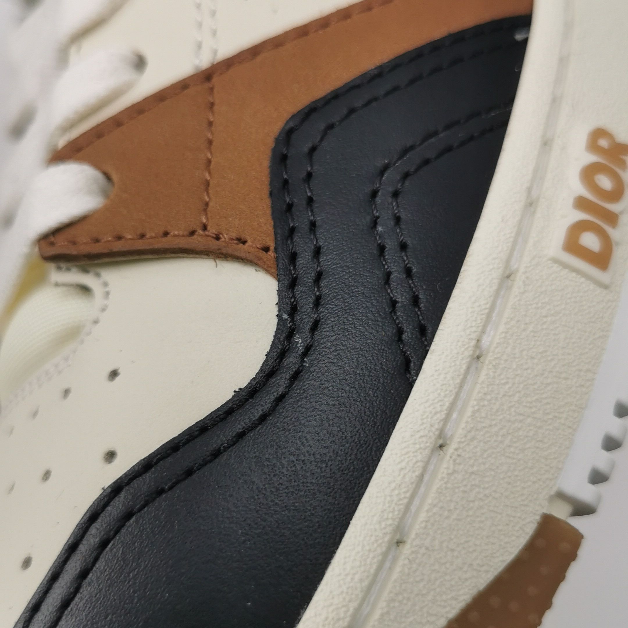 Dior Dior Men 6 Lowtop Sneakers Size US 6 / EU 39 - 7 Thumbnail
