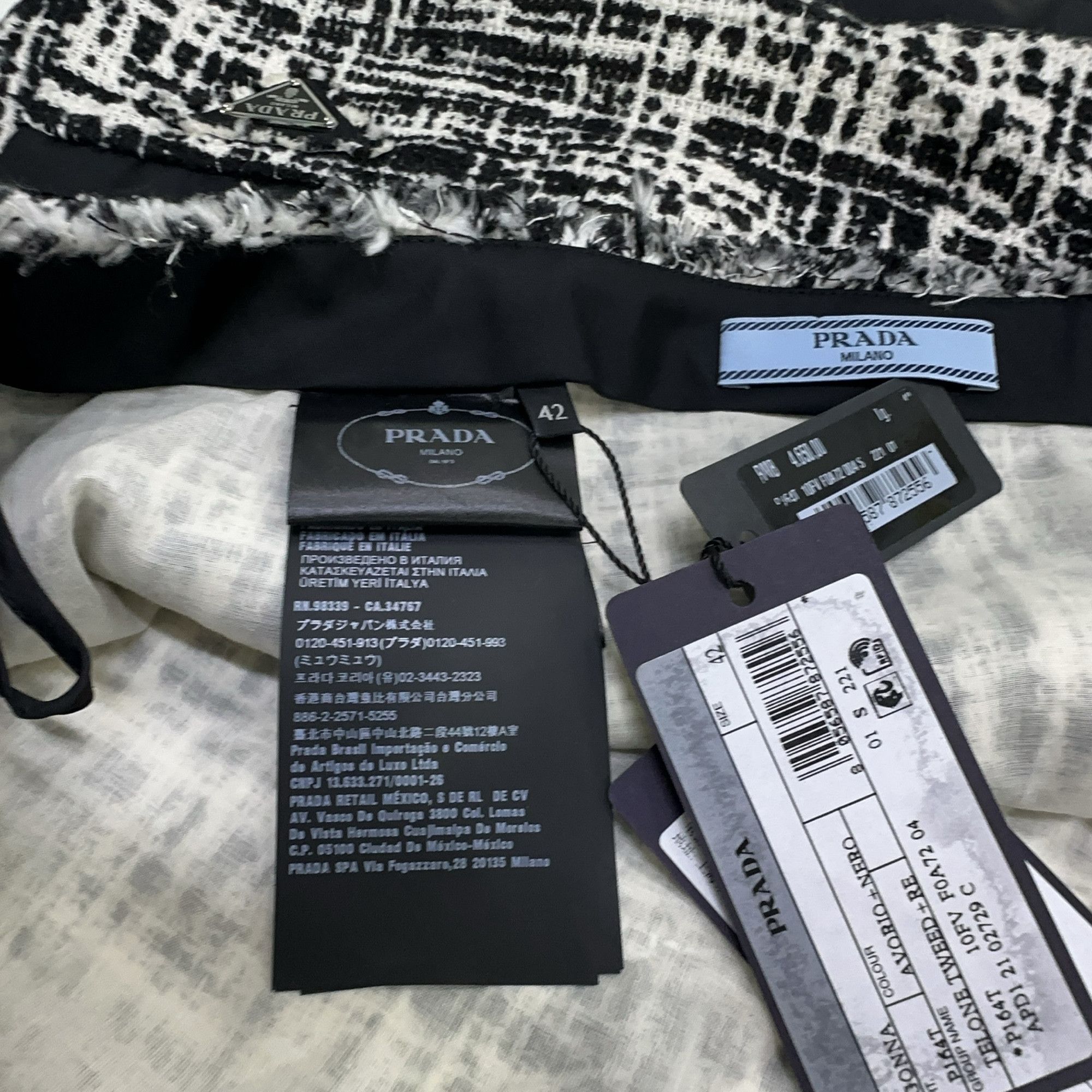 Prada Prada Tweed Mini Skirt Size 42 Size 28" / US 6 / IT 42 - 5 Thumbnail