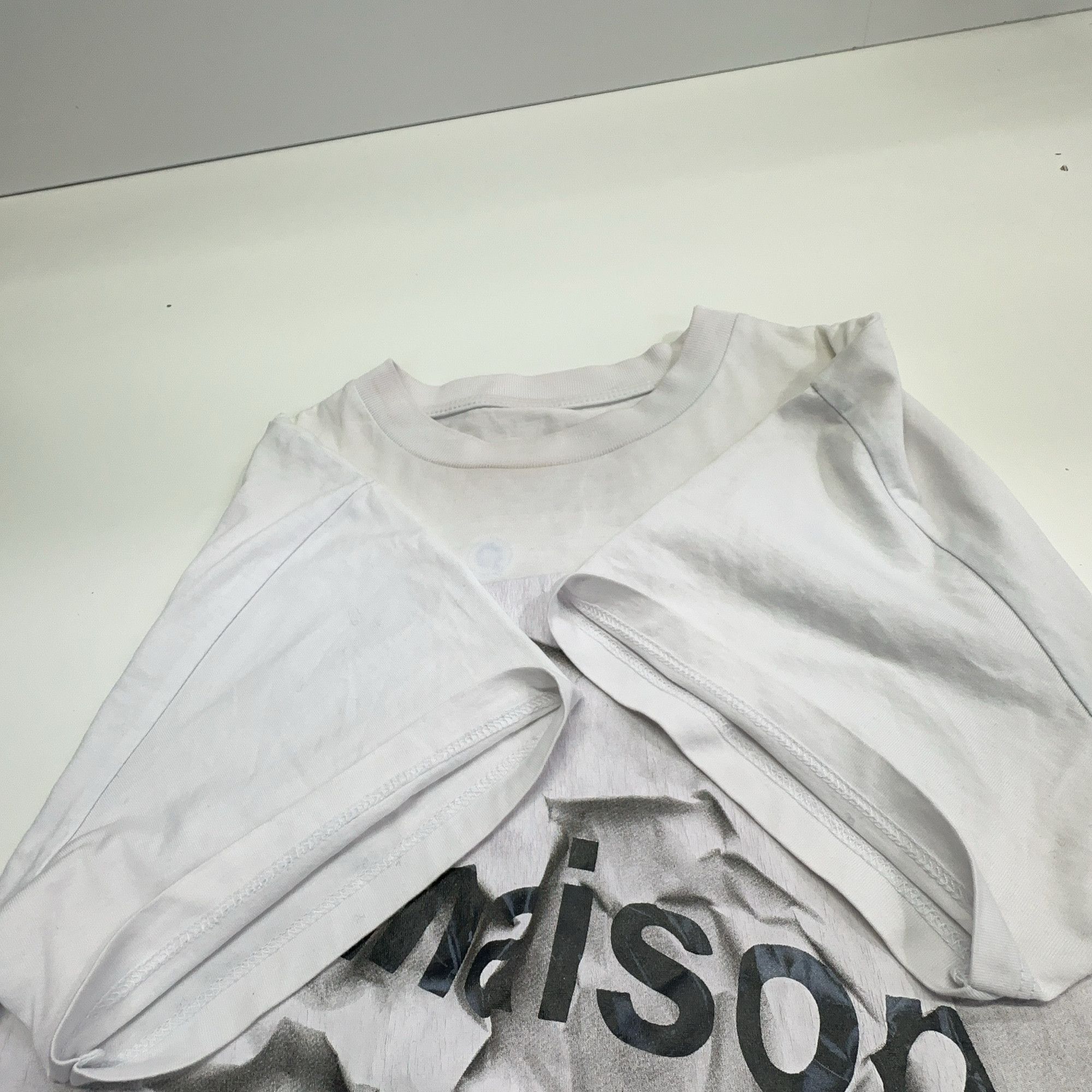 Maison Margiela Maison Margiela Crumpled Logo T-Shirt Size XS Size XS / US 0-2 / IT 36-38 - 11 Thumbnail