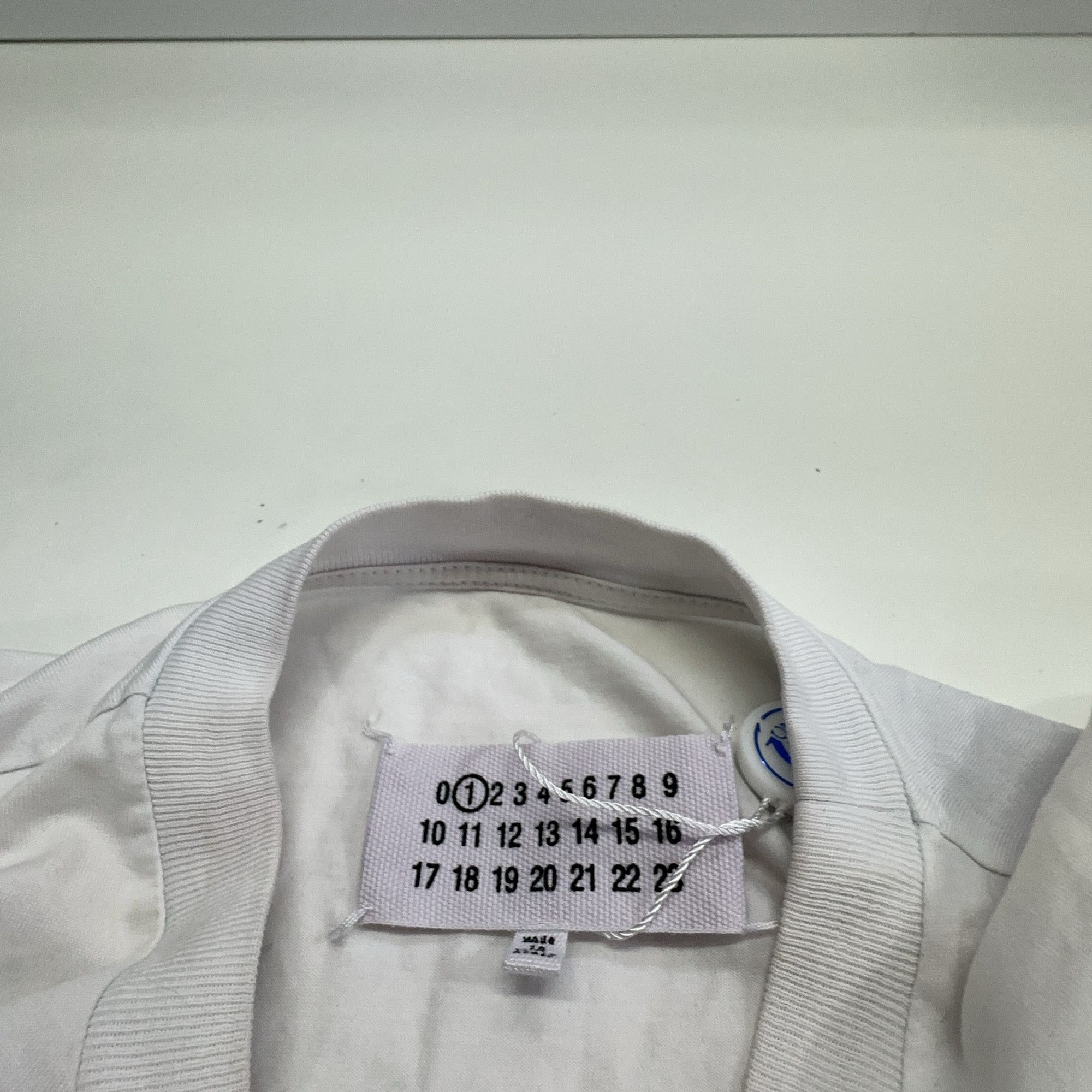 Maison Margiela Maison Margiela Crumpled Logo T-Shirt Size XS Size XS / US 0-2 / IT 36-38 - 3 Thumbnail