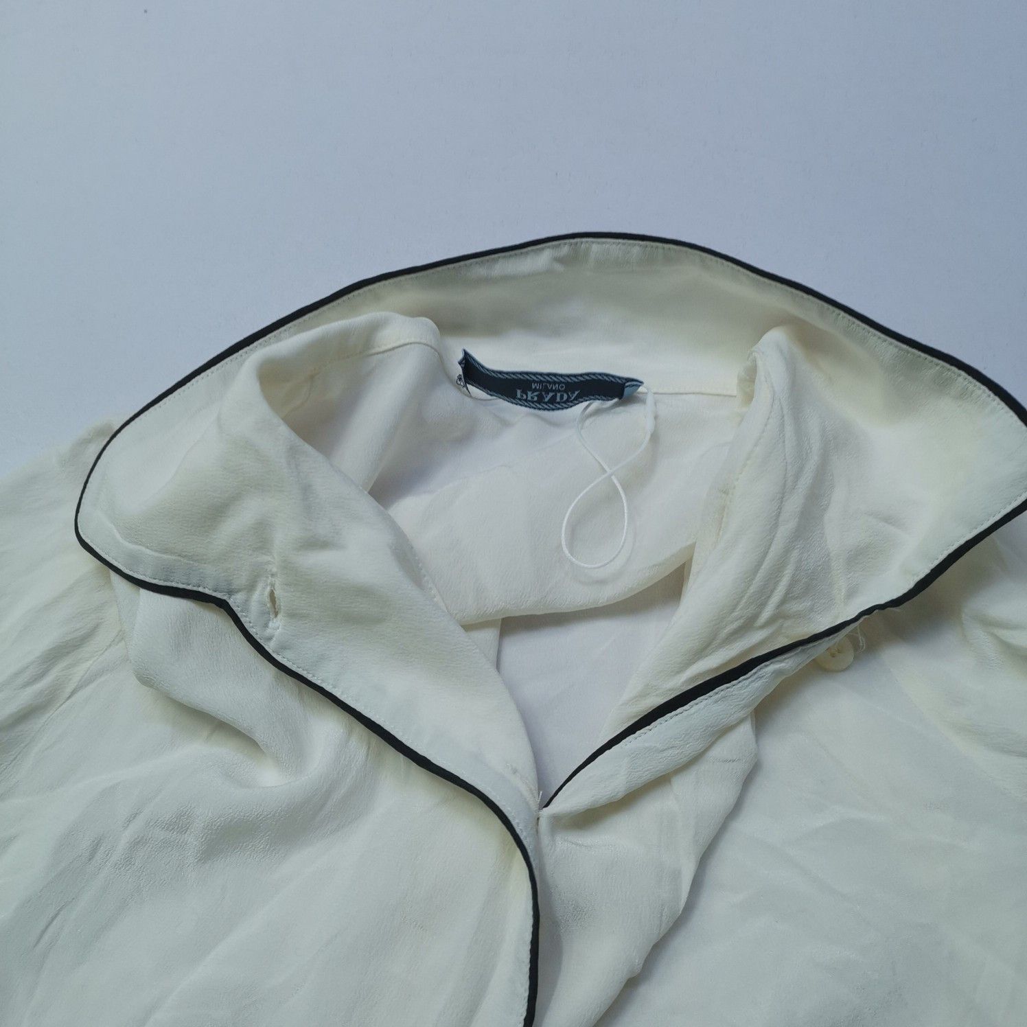 Prada Prada White Contrast Piping Shirt Size M Size US XXS / EU 40 - 6 Thumbnail