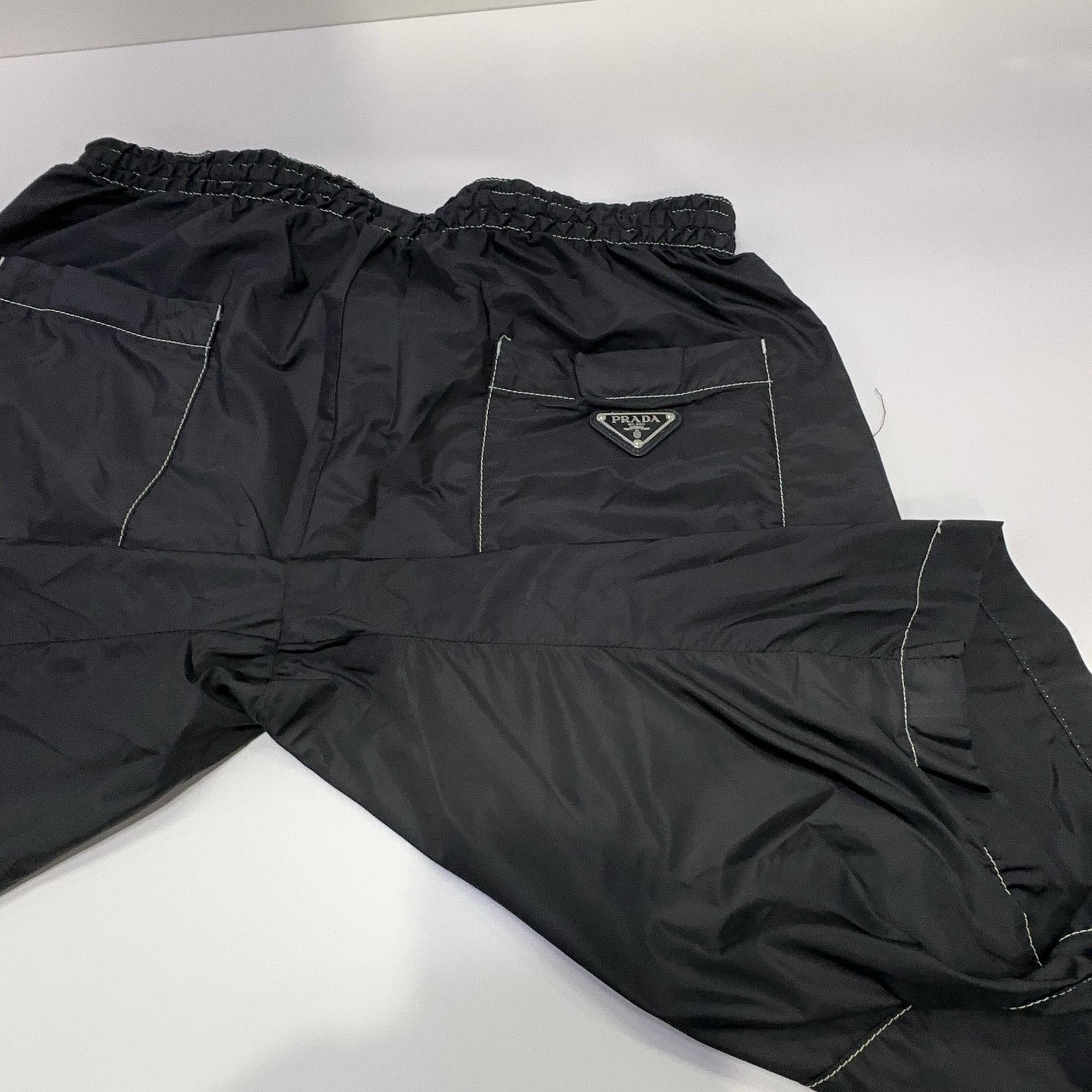 Prada Prada Re-Nylon Cargo Shorts Black Size 30 Size US 30 / EU 46 - 11 Thumbnail