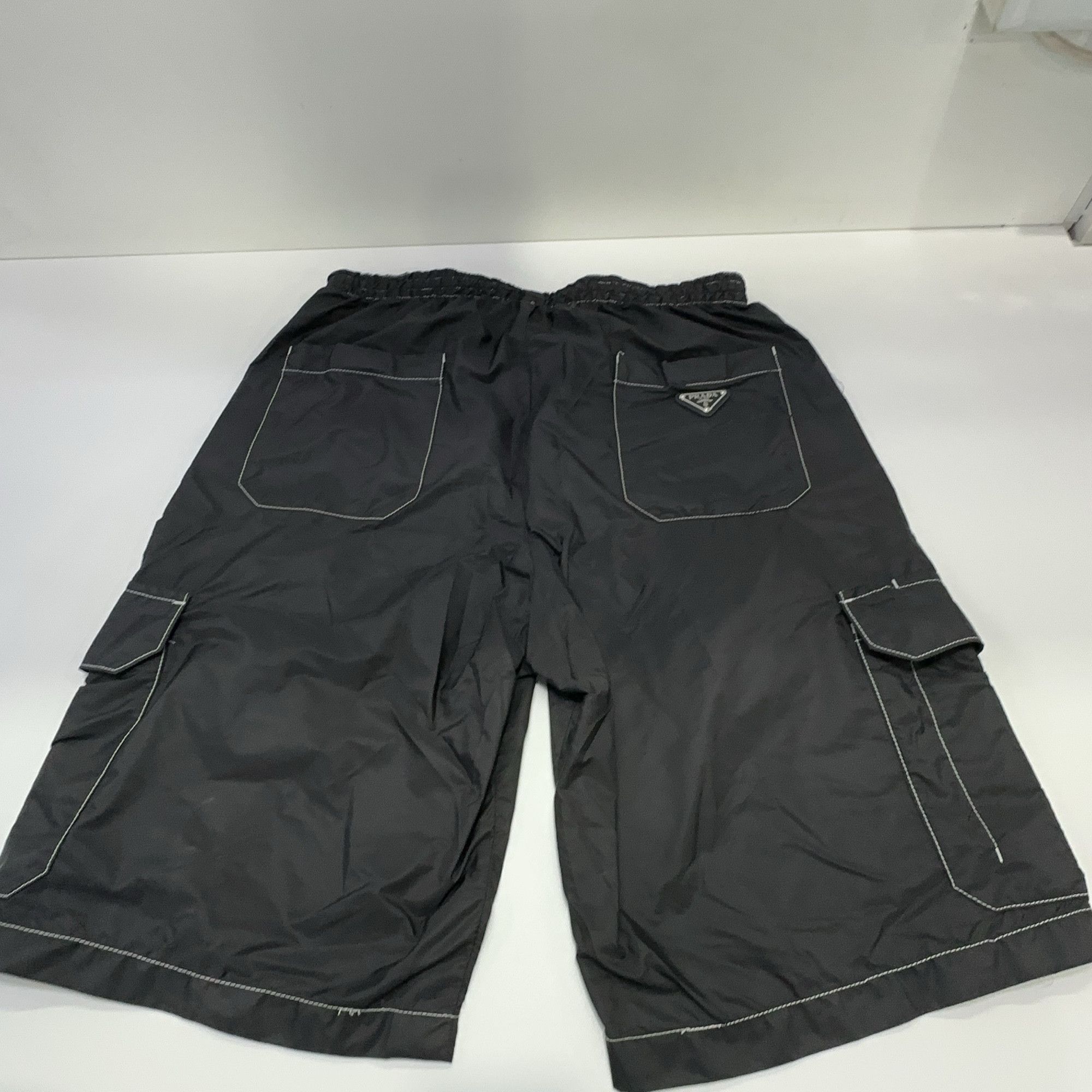 Prada Prada Re-Nylon Cargo Shorts Black Size 30 Size US 30 / EU 46 - 10 Thumbnail