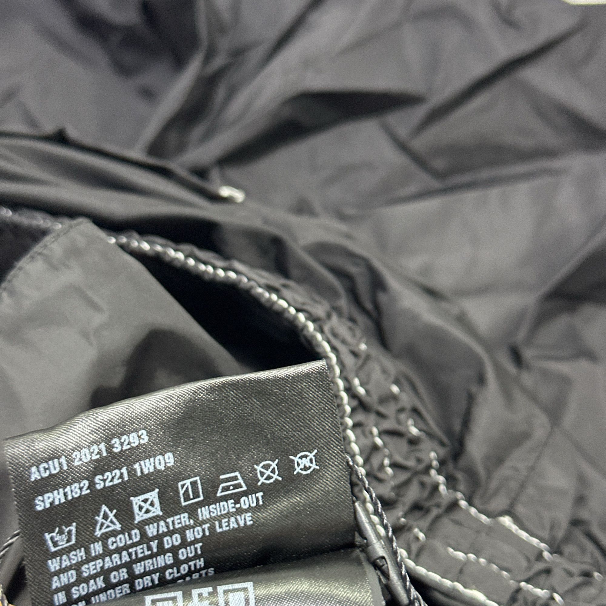 Prada Prada Re-Nylon Cargo Shorts Black Size 30 Size US 30 / EU 46 - 4 Thumbnail