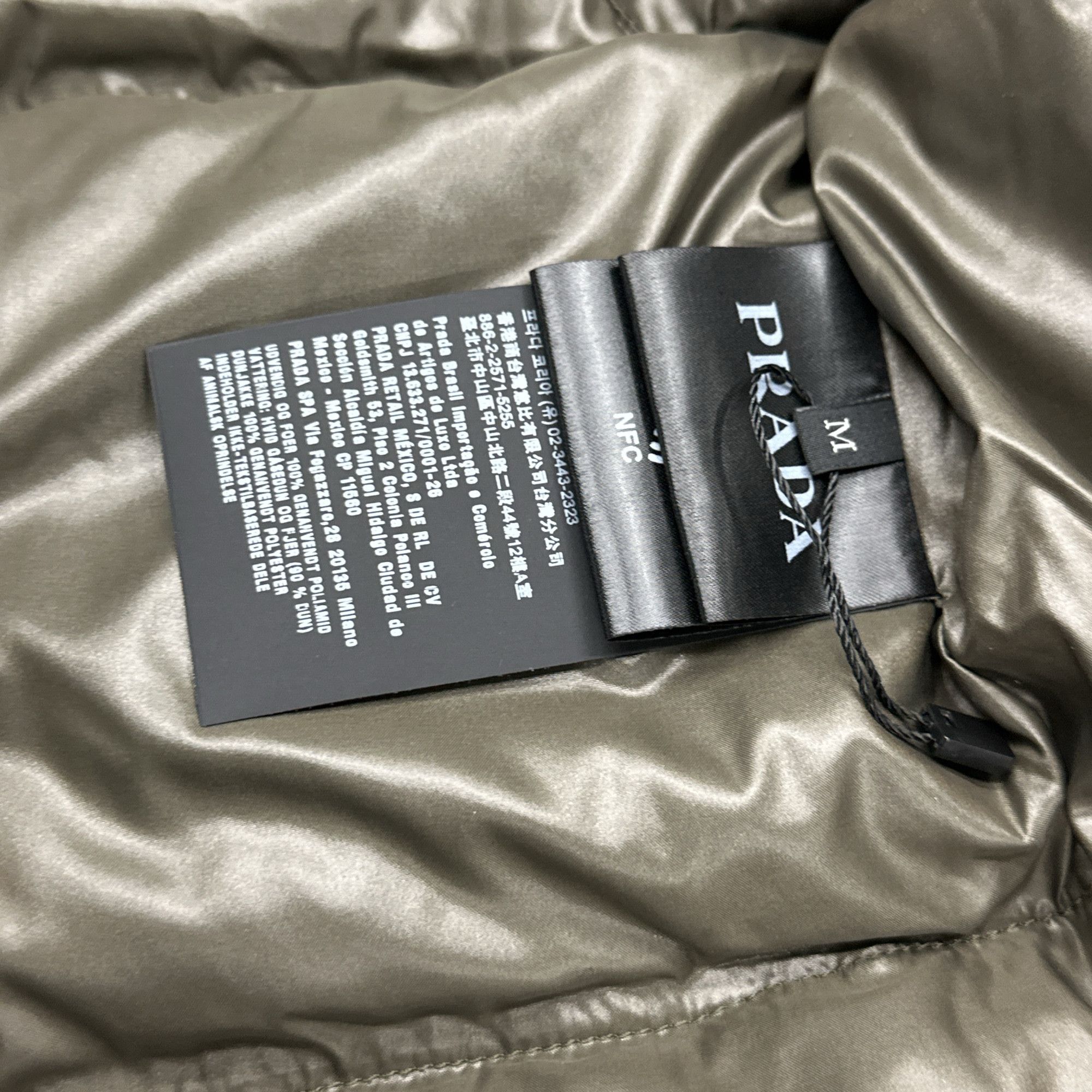 Prada Prada Re-Nylon Puffer Jacket Size M Size US M / EU 48-50 / 2 - 4 Thumbnail