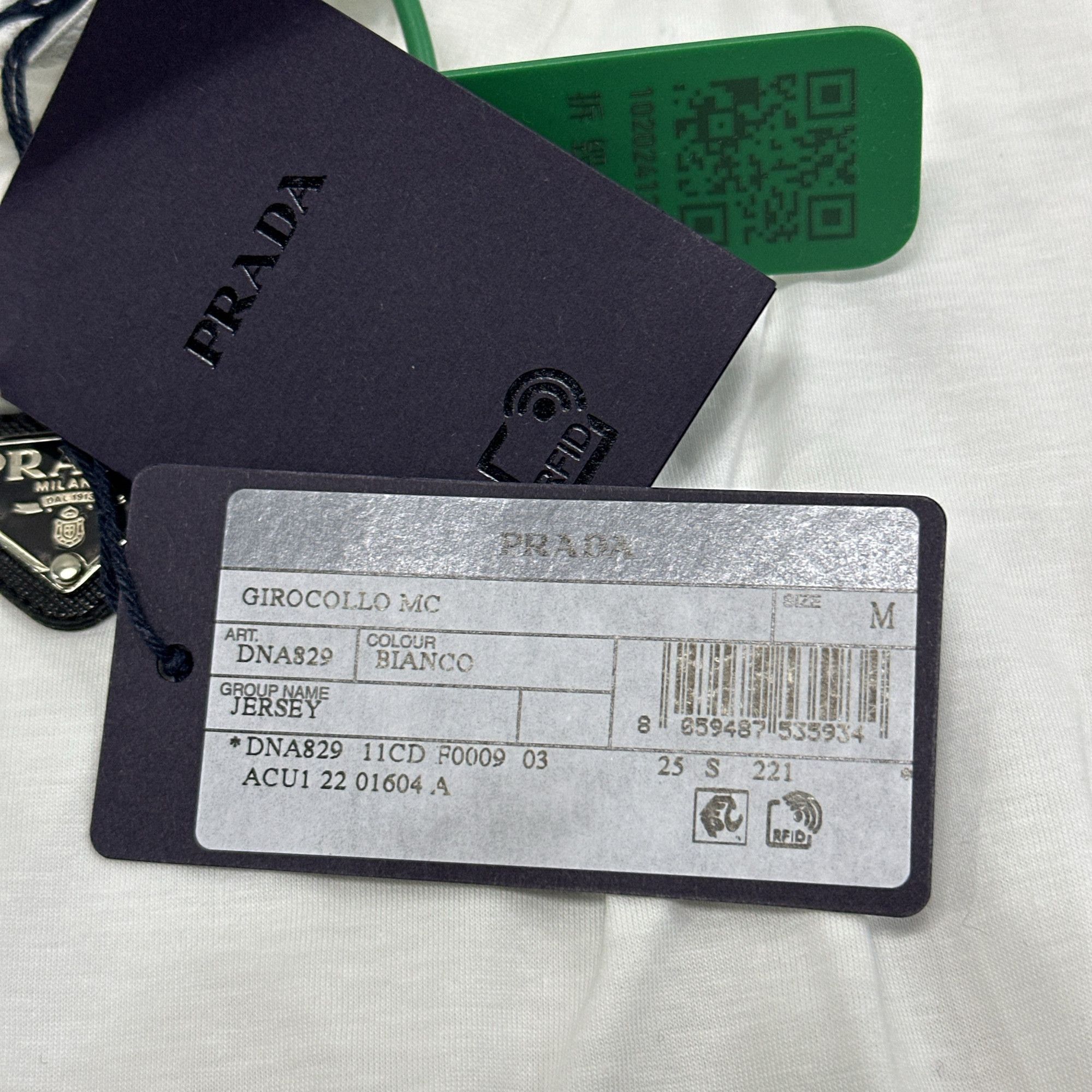 Prada Prada Logo Patch T-Shirt Size M Size US M / EU 48-50 / 2 - 6 Thumbnail