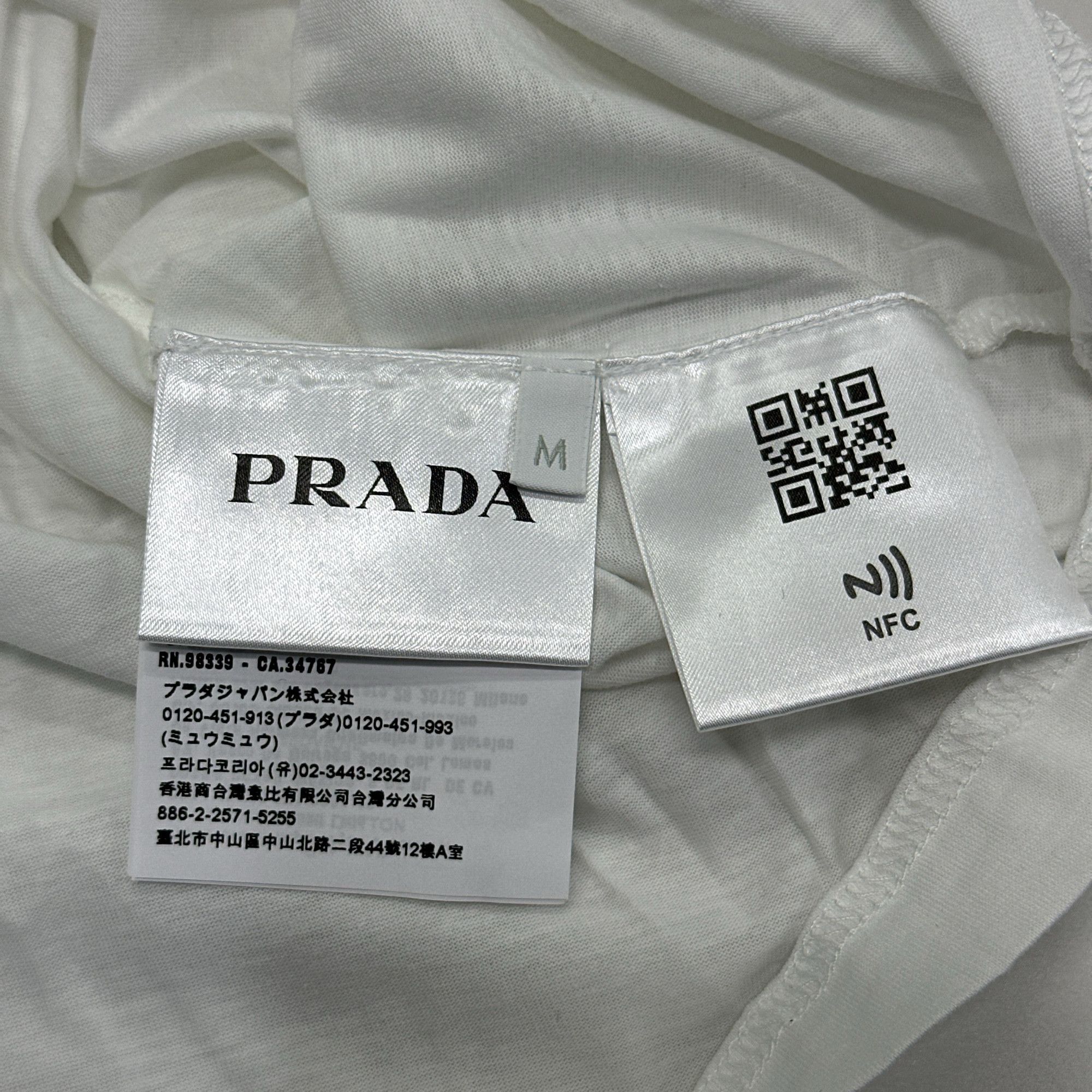 Prada Prada Logo Patch T-Shirt Size M Size US M / EU 48-50 / 2 - 3 Thumbnail