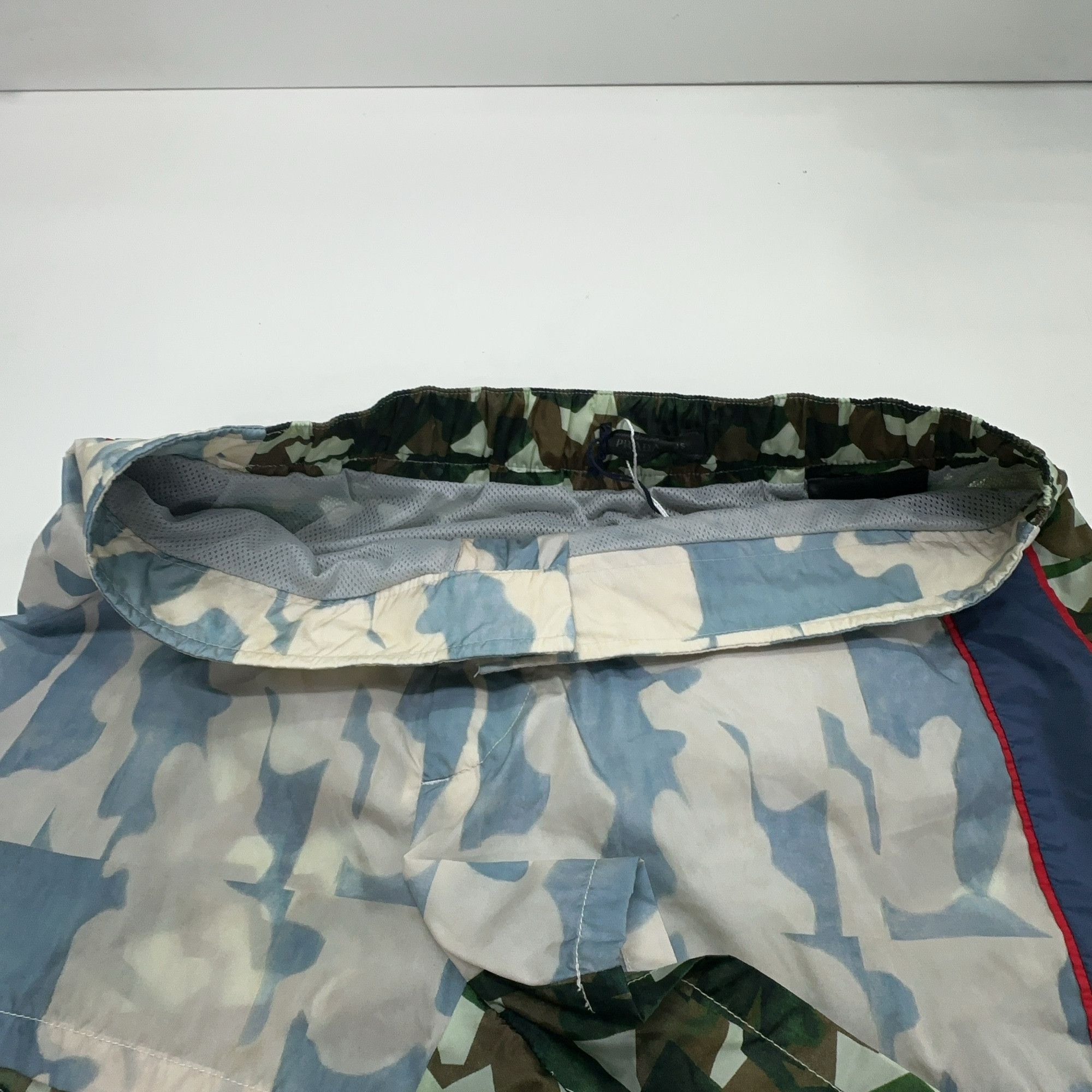 Prada Prada Camouflage Nylon Shorts Size 46 Size US 30 / EU 46 - 7 Thumbnail
