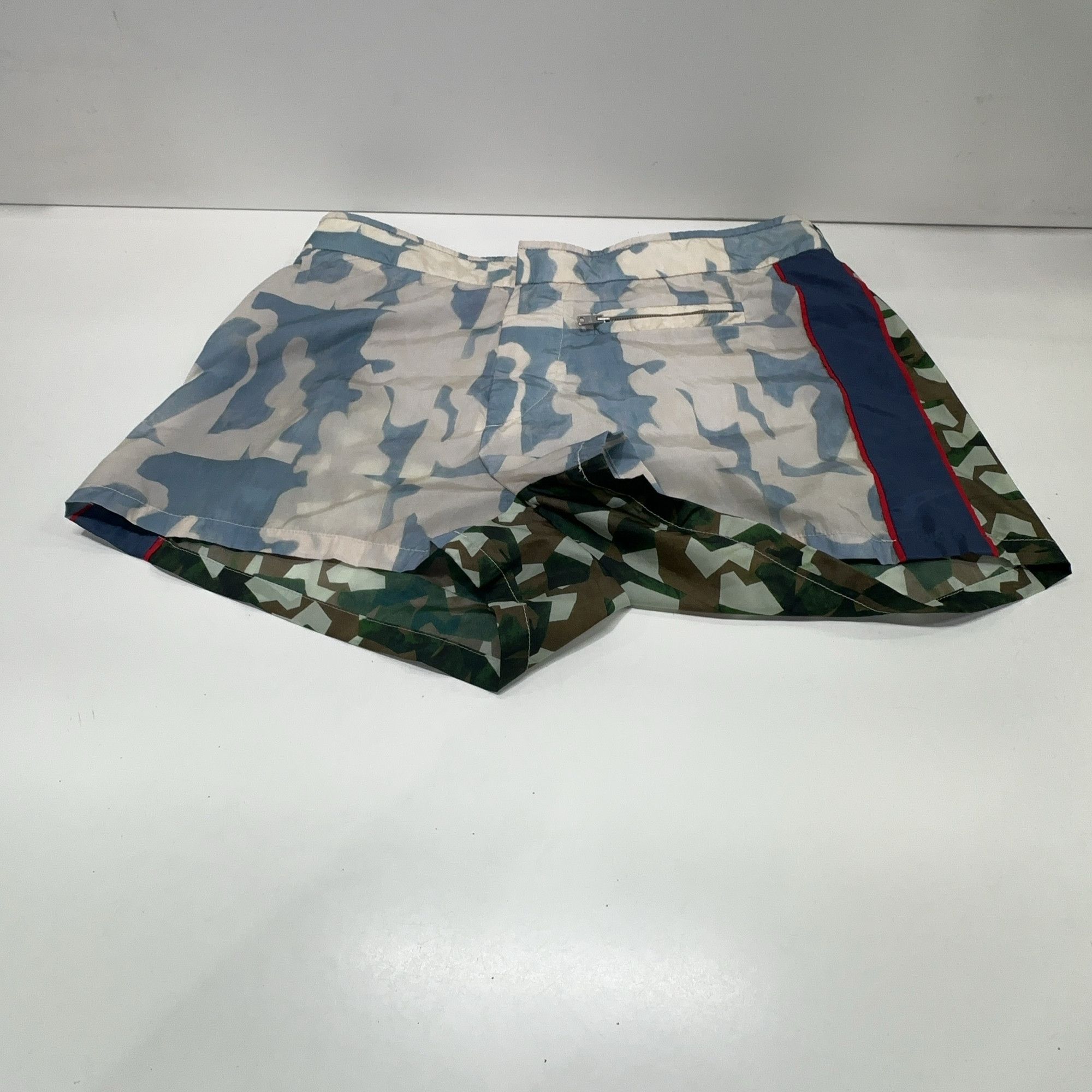 Prada Prada Camouflage Nylon Shorts Size 46 Size US 30 / EU 46 - 8 Thumbnail