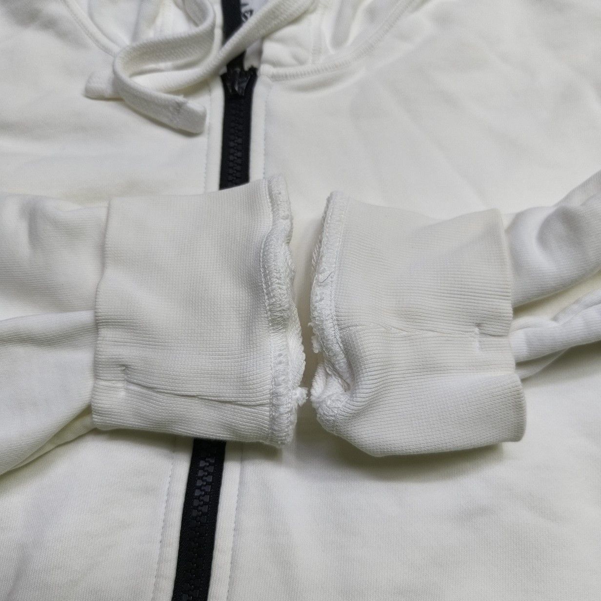 Stone Island Stone Island Zip Up Logo Patch Hoodie Size M Size US M / EU 48-50 / 2 - 13 Thumbnail