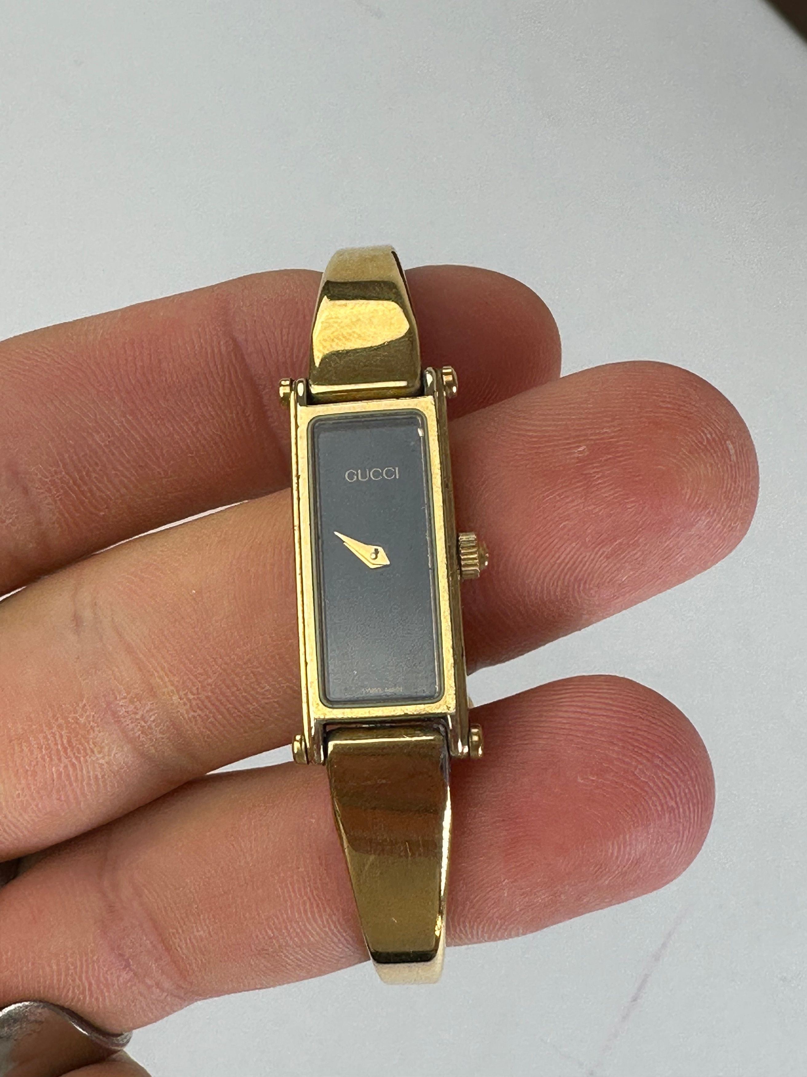 Gucci Vintage Gold-Tone Bangle Ladies Watch Model 1500L Size ONE SIZE - 3 Thumbnail