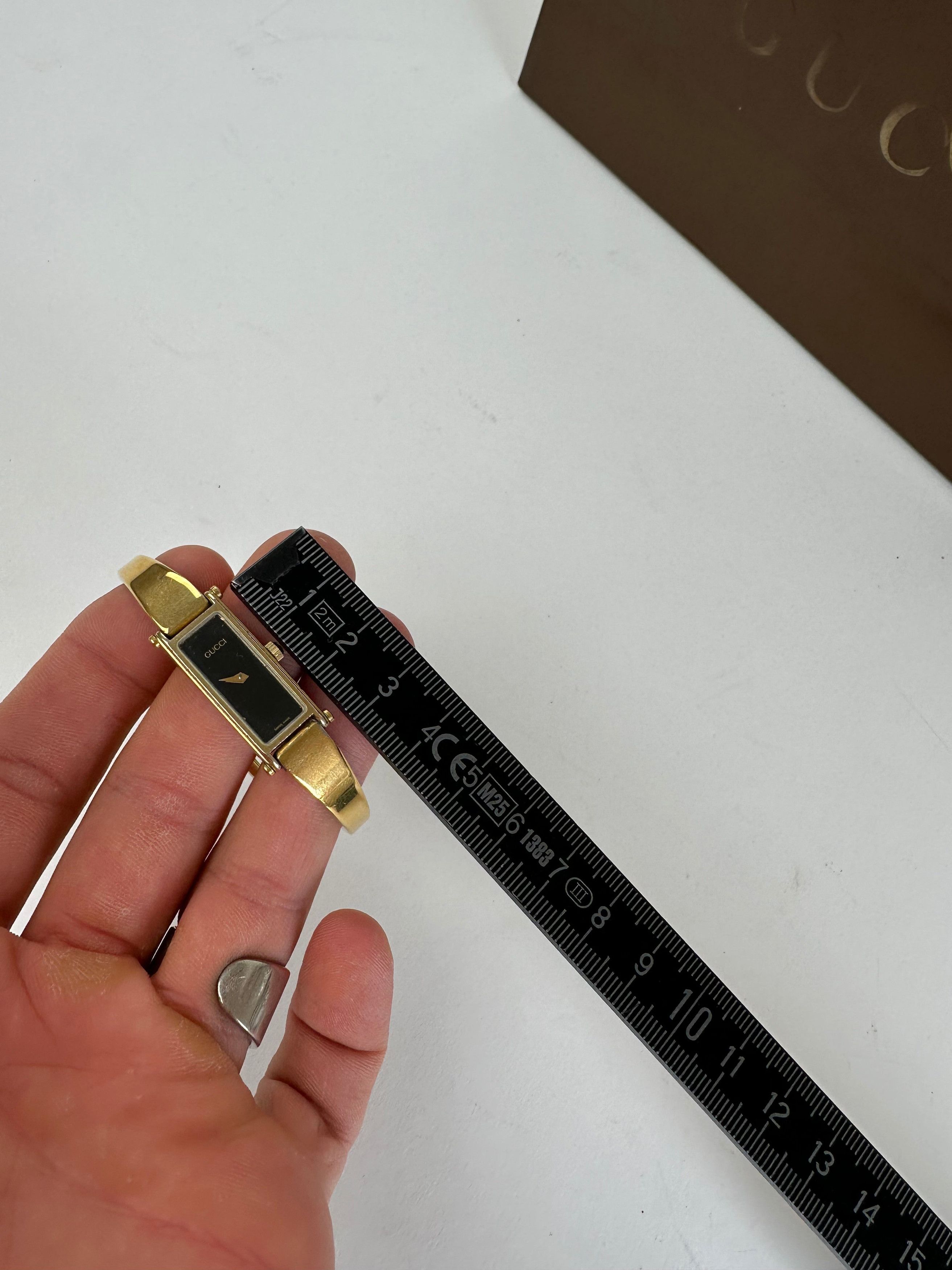 Gucci Vintage Gold-Tone Bangle Ladies Watch Model 1500L Size ONE SIZE - 8 Thumbnail