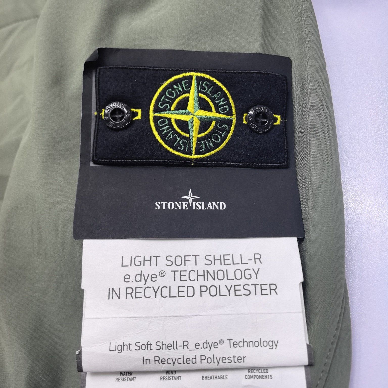 Stone Island Stone Island Light Soft Shell Hooded Jacket Size S Size US S / EU 44-46 / 1 - 6 Thumbnail