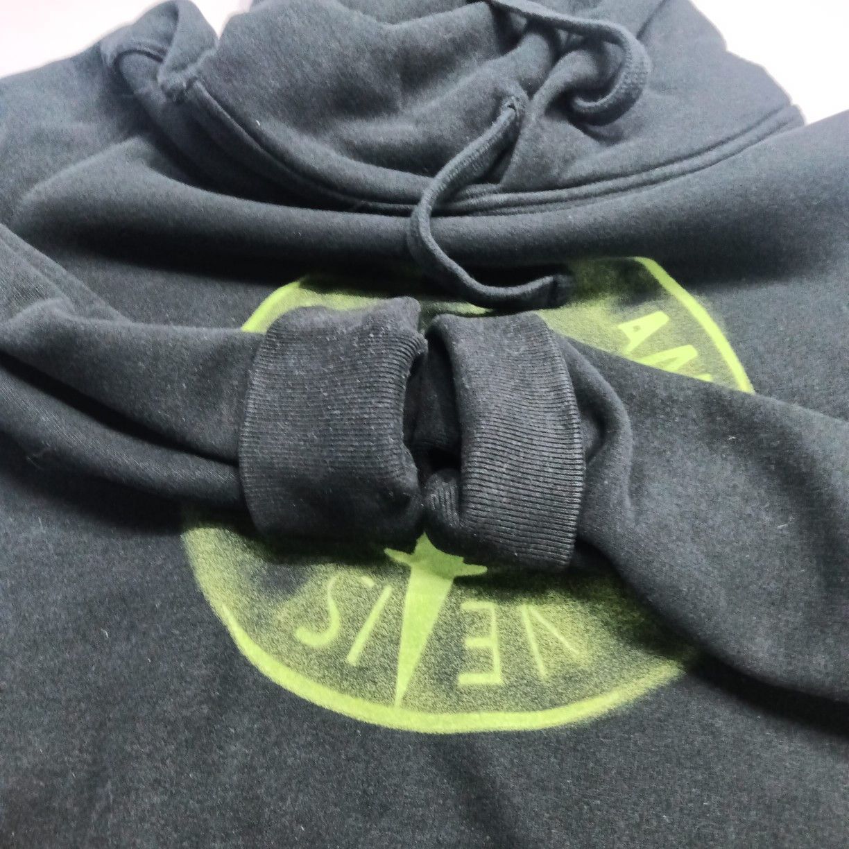 Stone Island Stone Island Neon Logo Print Hoodie Size L Size US L / EU 52-54 / 3 - 10 Thumbnail
