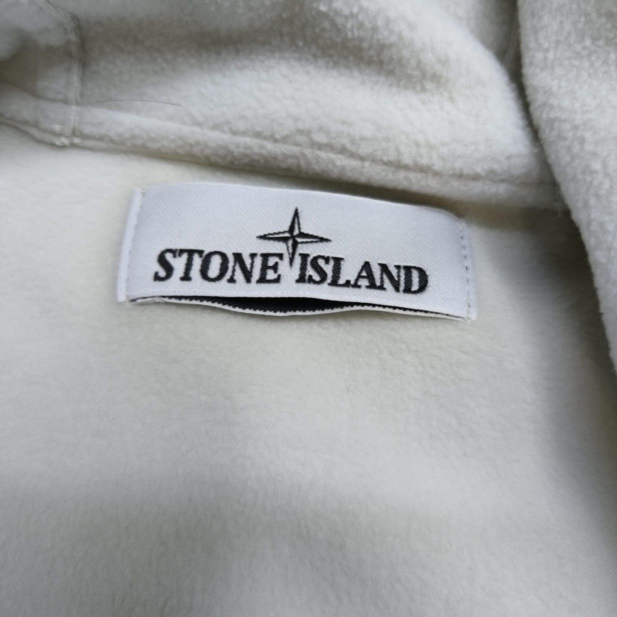 Stone Island Stone Island Soft Shell-R Hooded Jacket White Size M Size US M / EU 48-50 / 2 - 3 Thumbnail