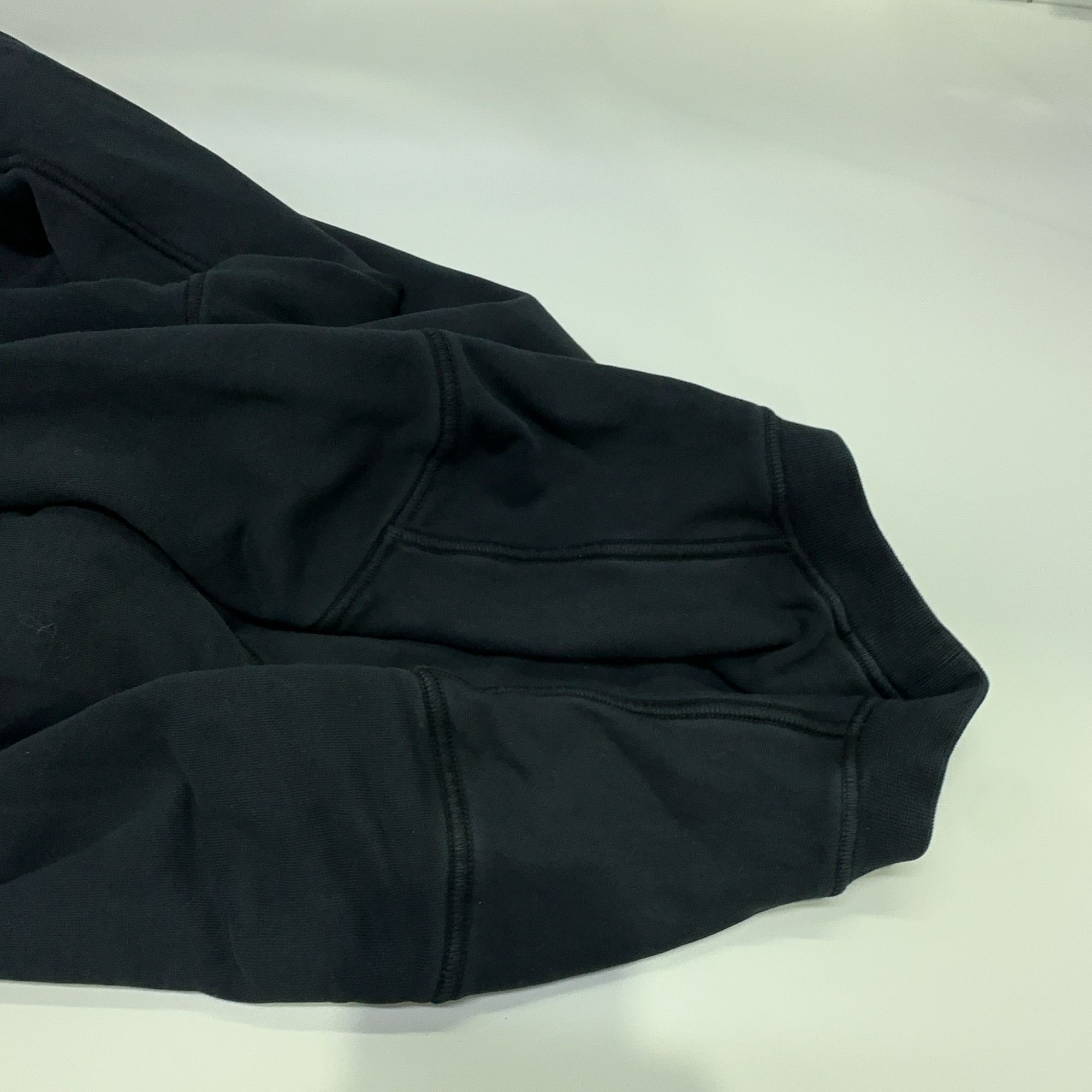 Stone Island Stone Island Embroidered Logo Sweatshirt Black Size M Size US M / EU 48-50 / 2 - 14 Thumbnail