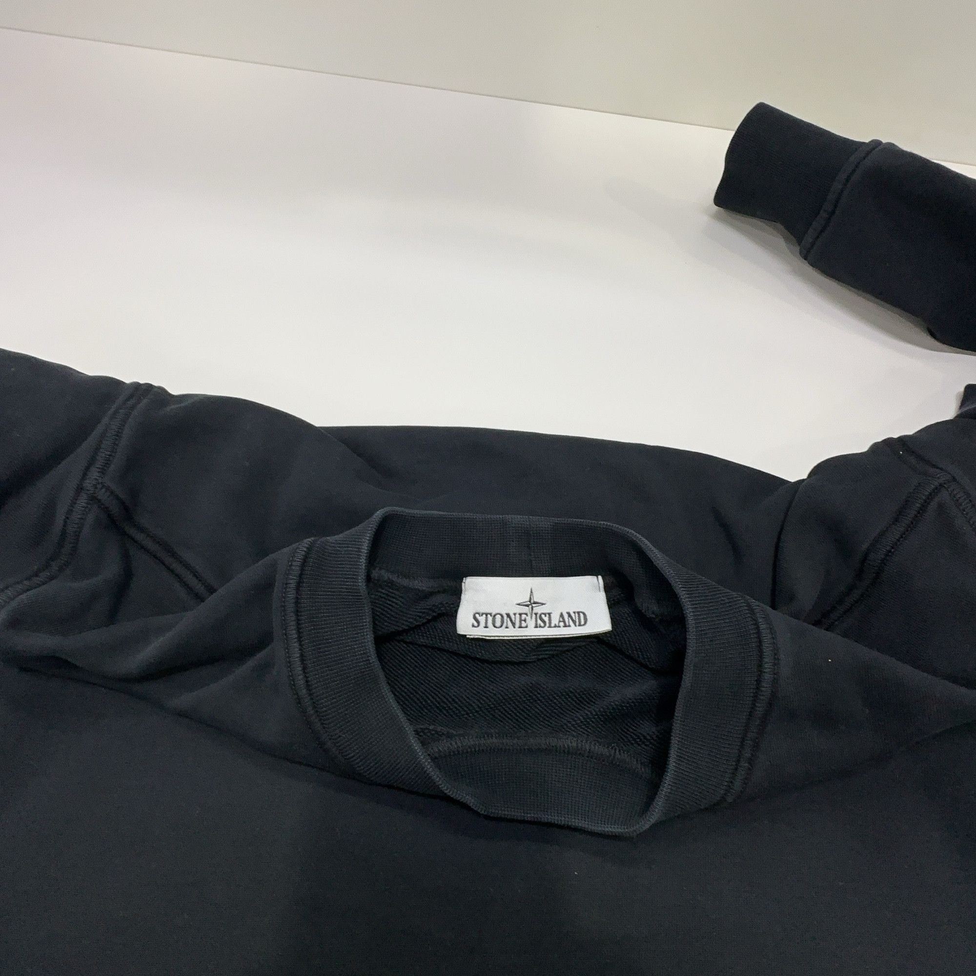Stone Island Stone Island Embroidered Logo Sweatshirt Black Size M Size US M / EU 48-50 / 2 - 6 Thumbnail