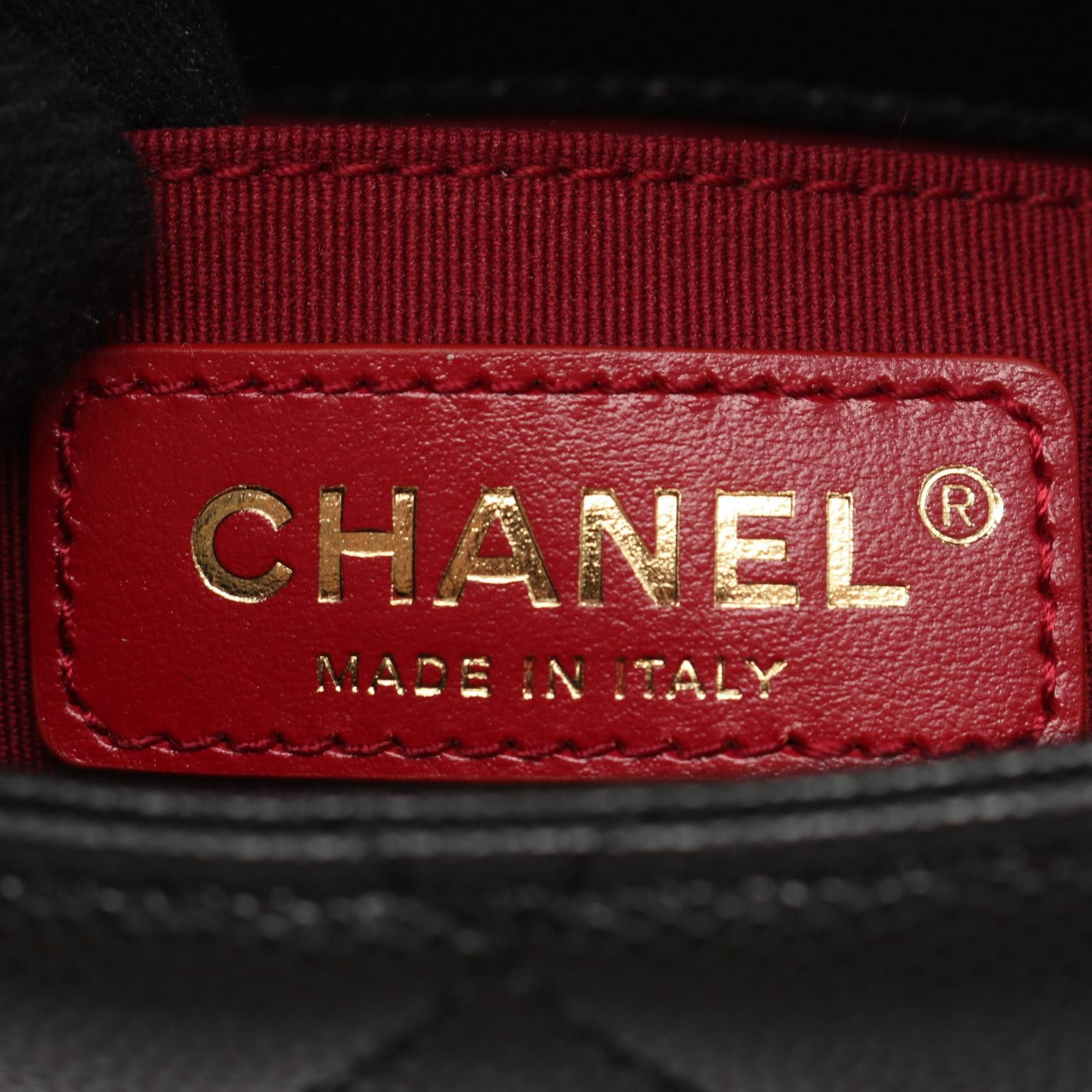 Chanel Chanel Chanel Matelasse Calf Shoulder Bag Leather Shoulder Bag DUTY FREE for USA Size ONE SIZE - 4 Thumbnail
