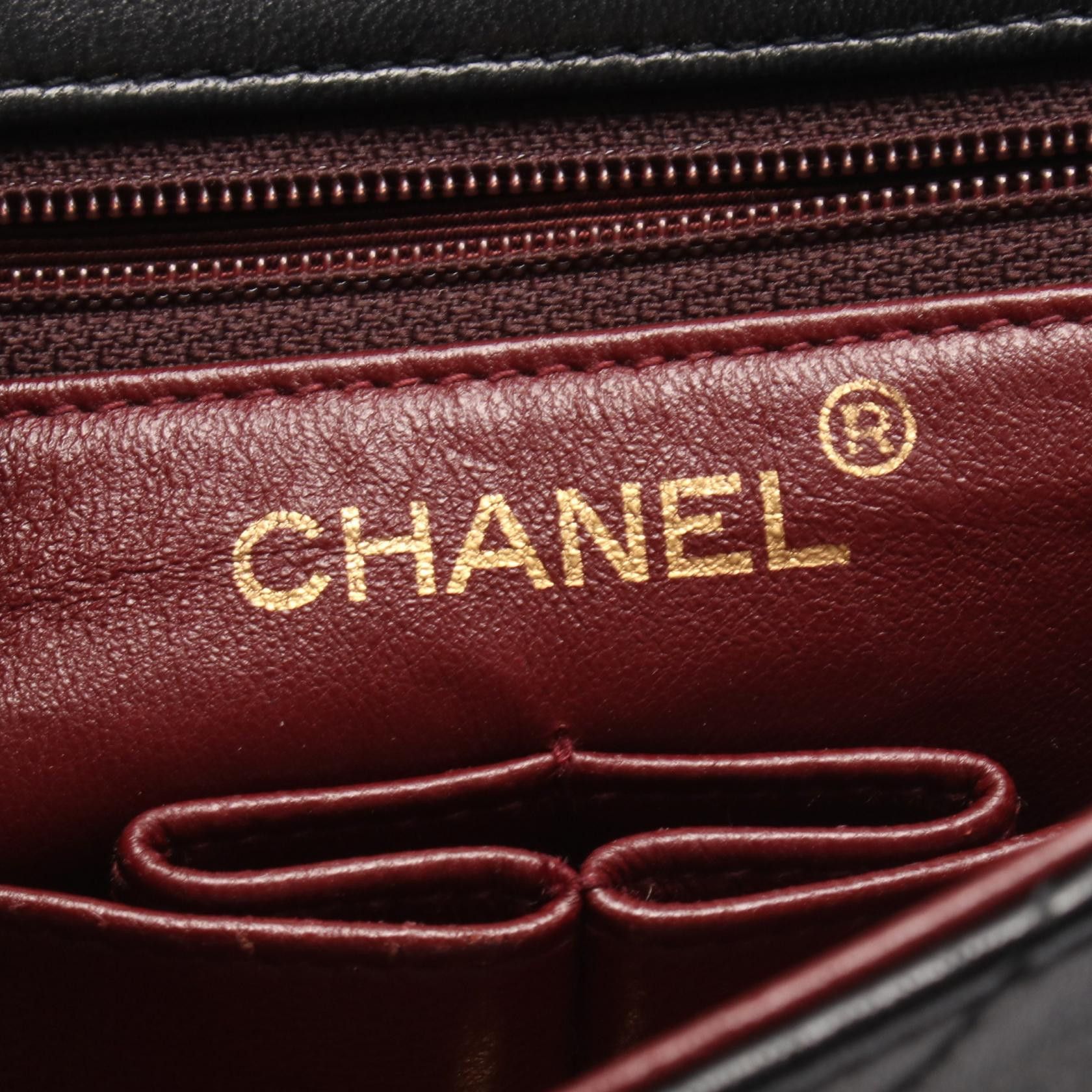 Chanel Chanel Chanel Mini Matelasse 20 Lambskin Shoulder Bag Leather Shoulder Bag DUTY FREE for USA Size ONE SIZE - 4 Thumbnail